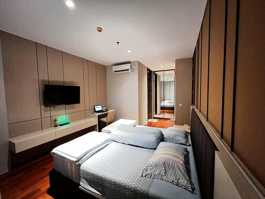 Three-Bedroom Apartment photo 1