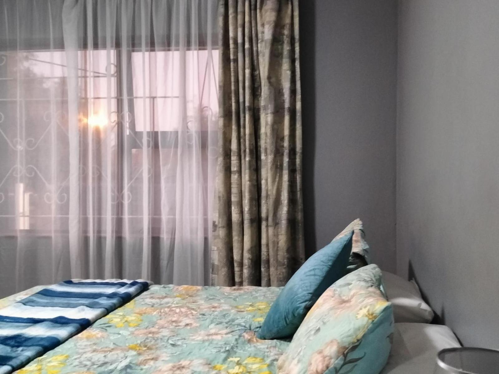 Standard King Room photo 2