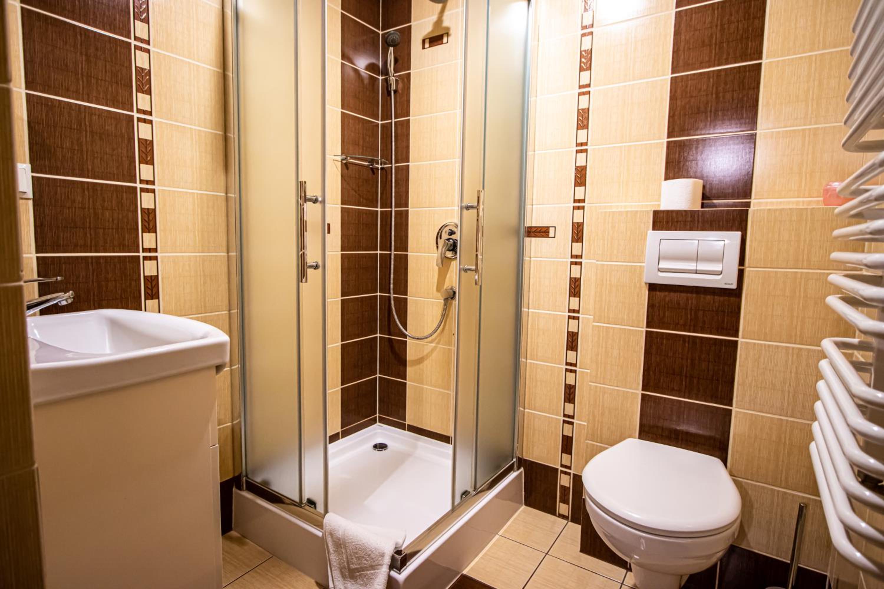Quadruple Room with Private Bathroom photo 2