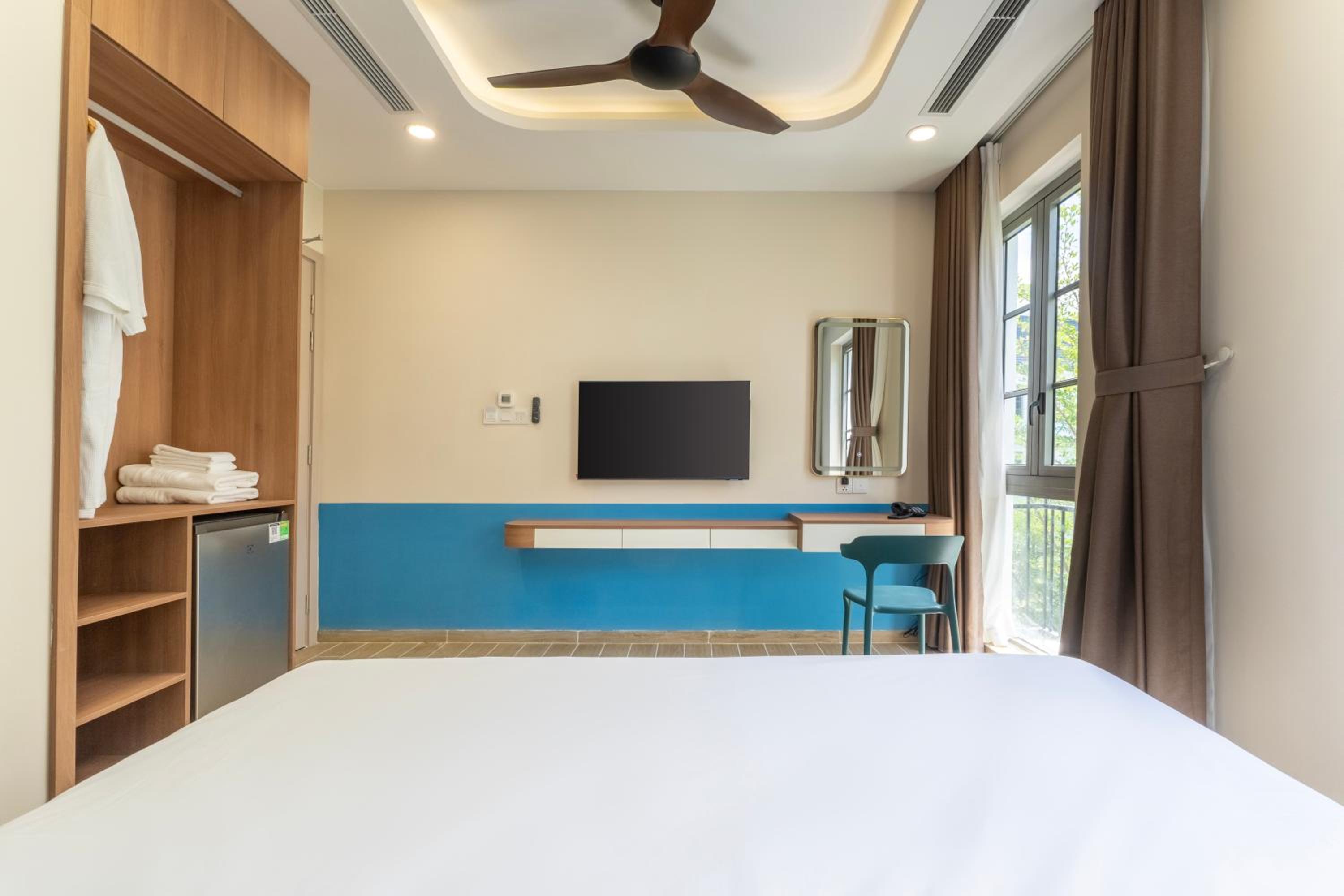 Standard King Room photo 3