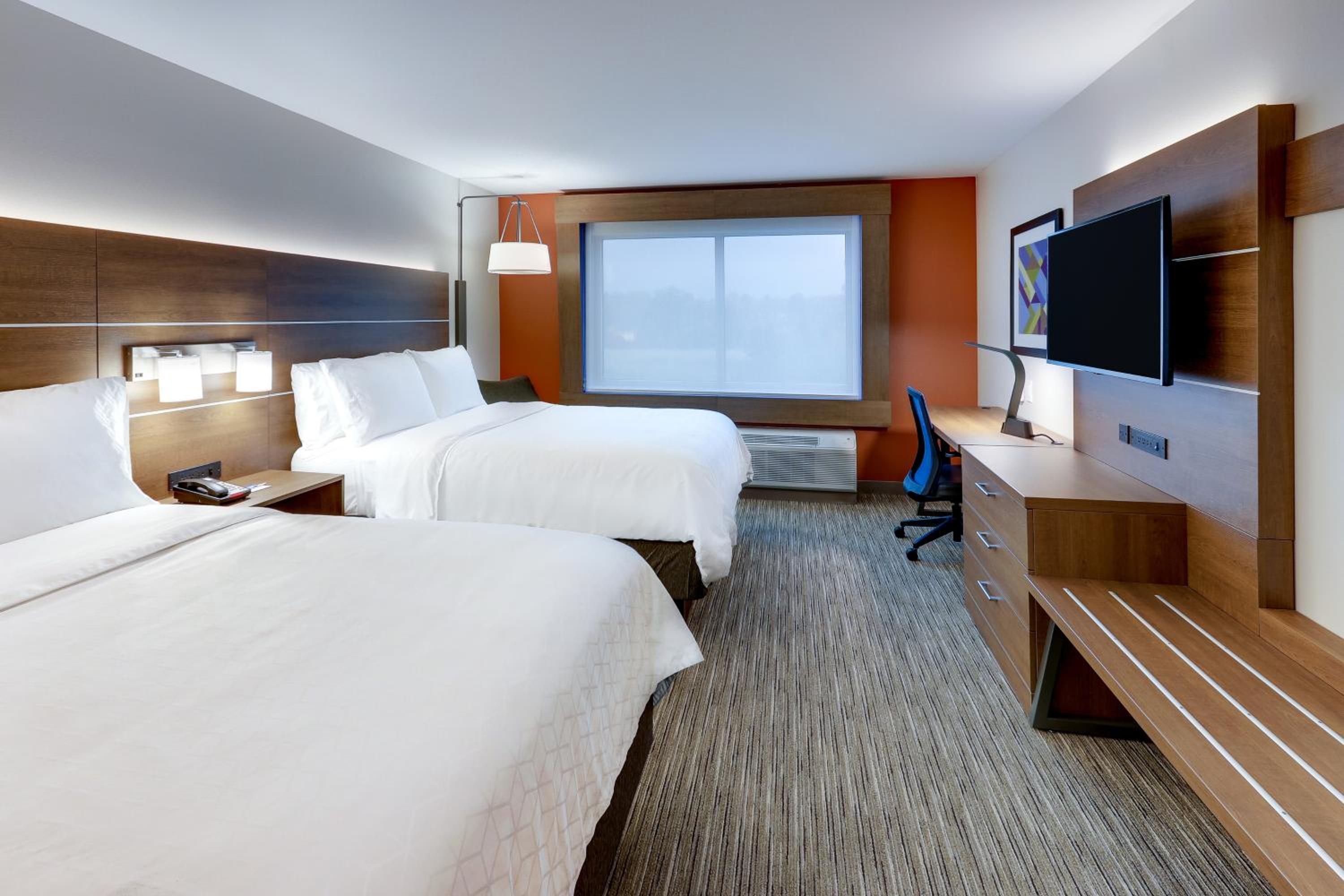 Standard Room with Two Queen Beds - Photo 1