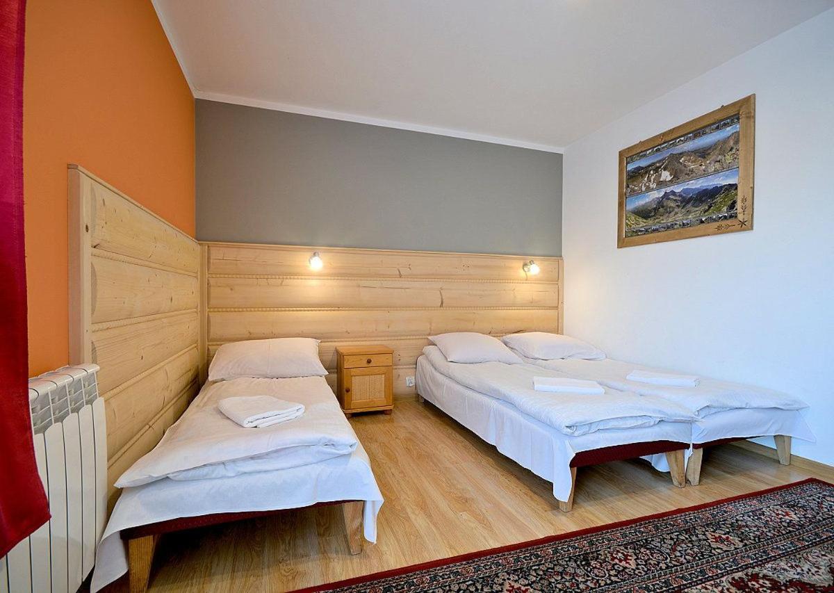 Quadruple Room with Mountain View photo 3