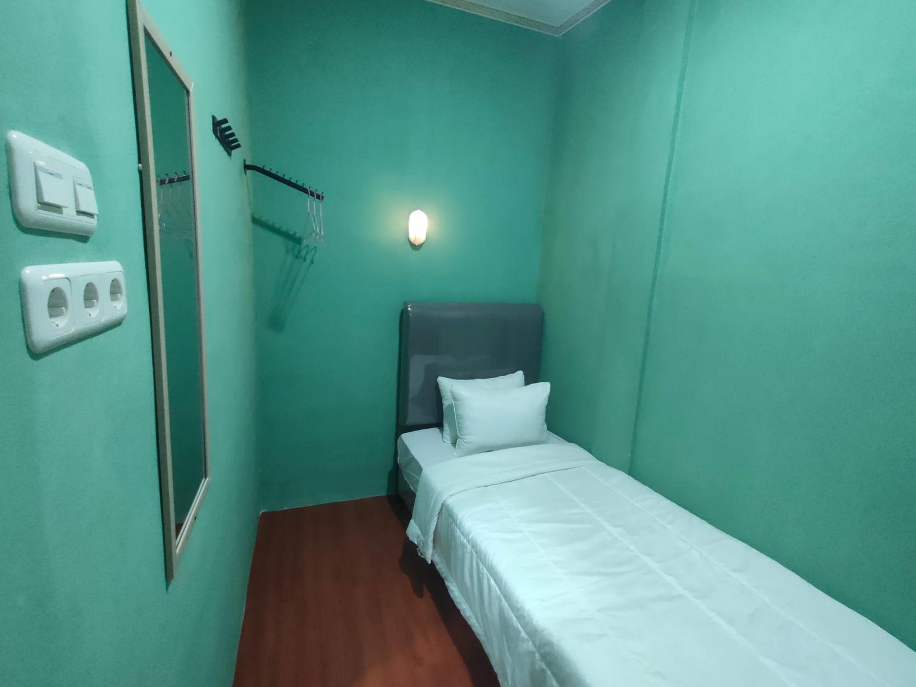 Single Room With Private Bathroom
