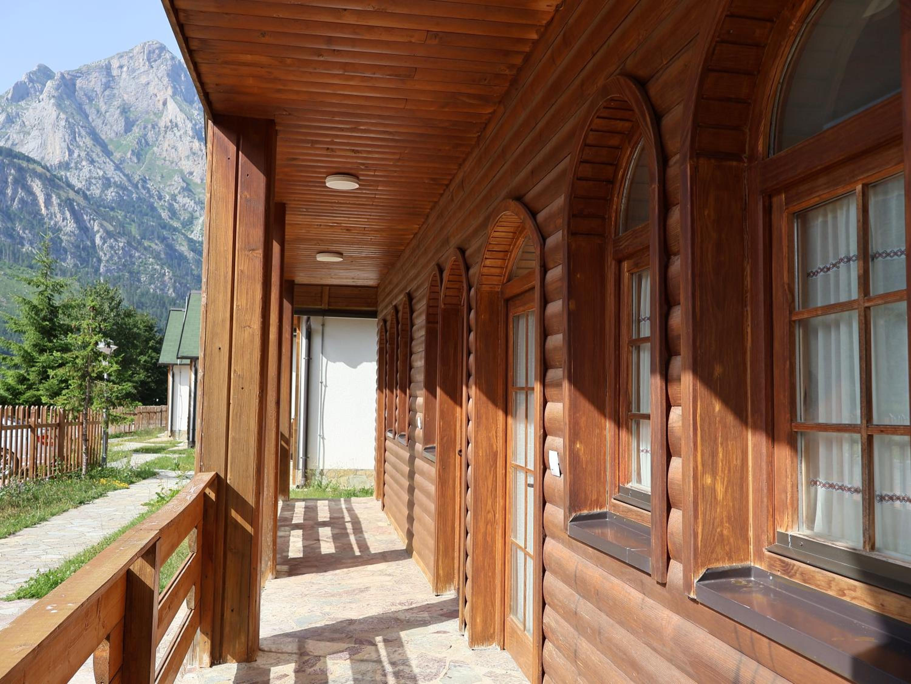 Bungalow photo 2