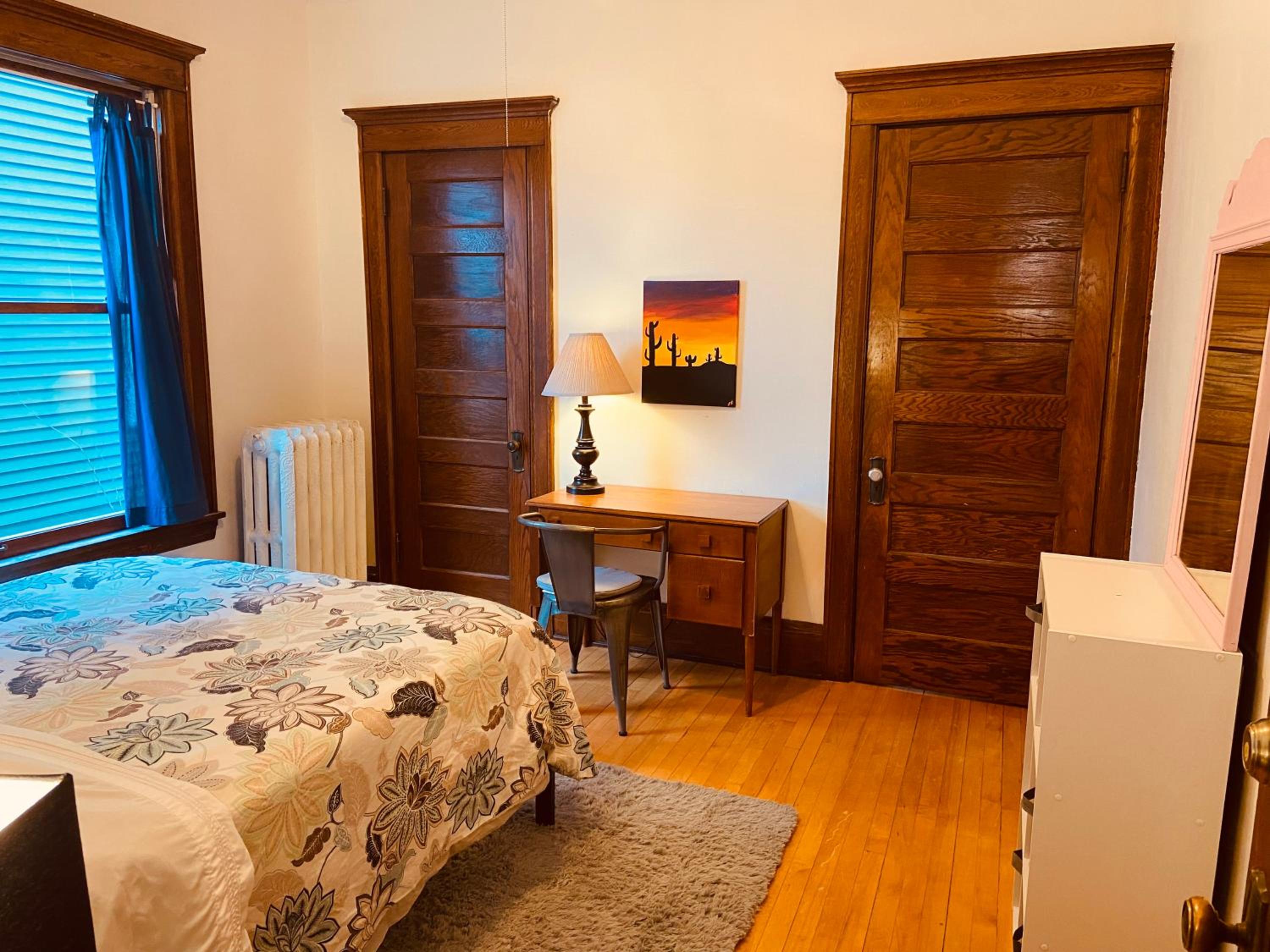 Queen Room photo 3