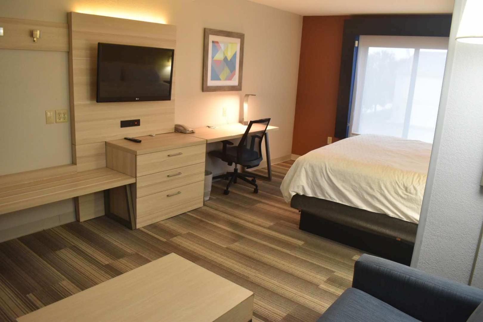 King Suite with Sofa Bed - Photo 5