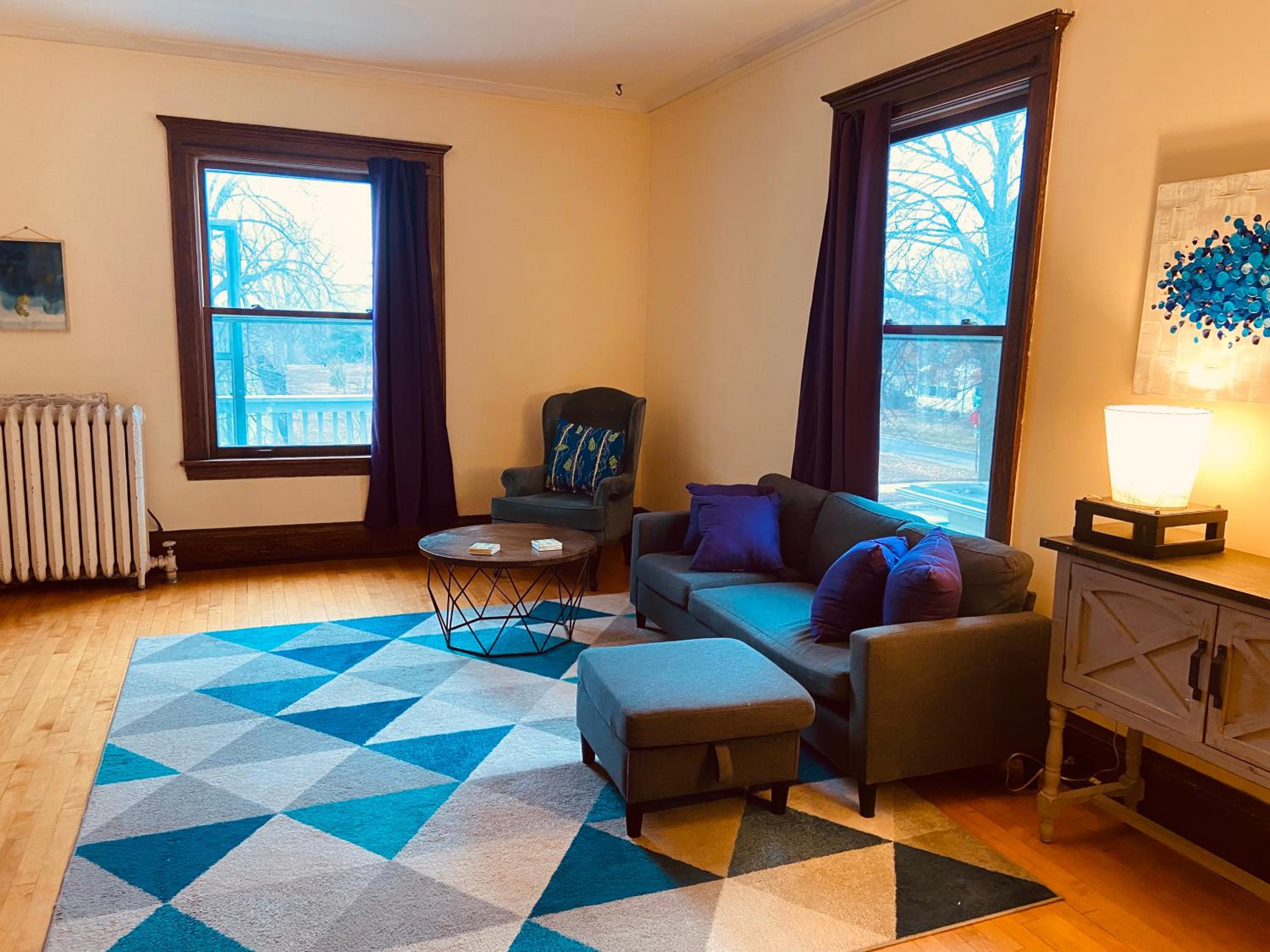 Three-Bedroom Apartment with Balcony photo 1