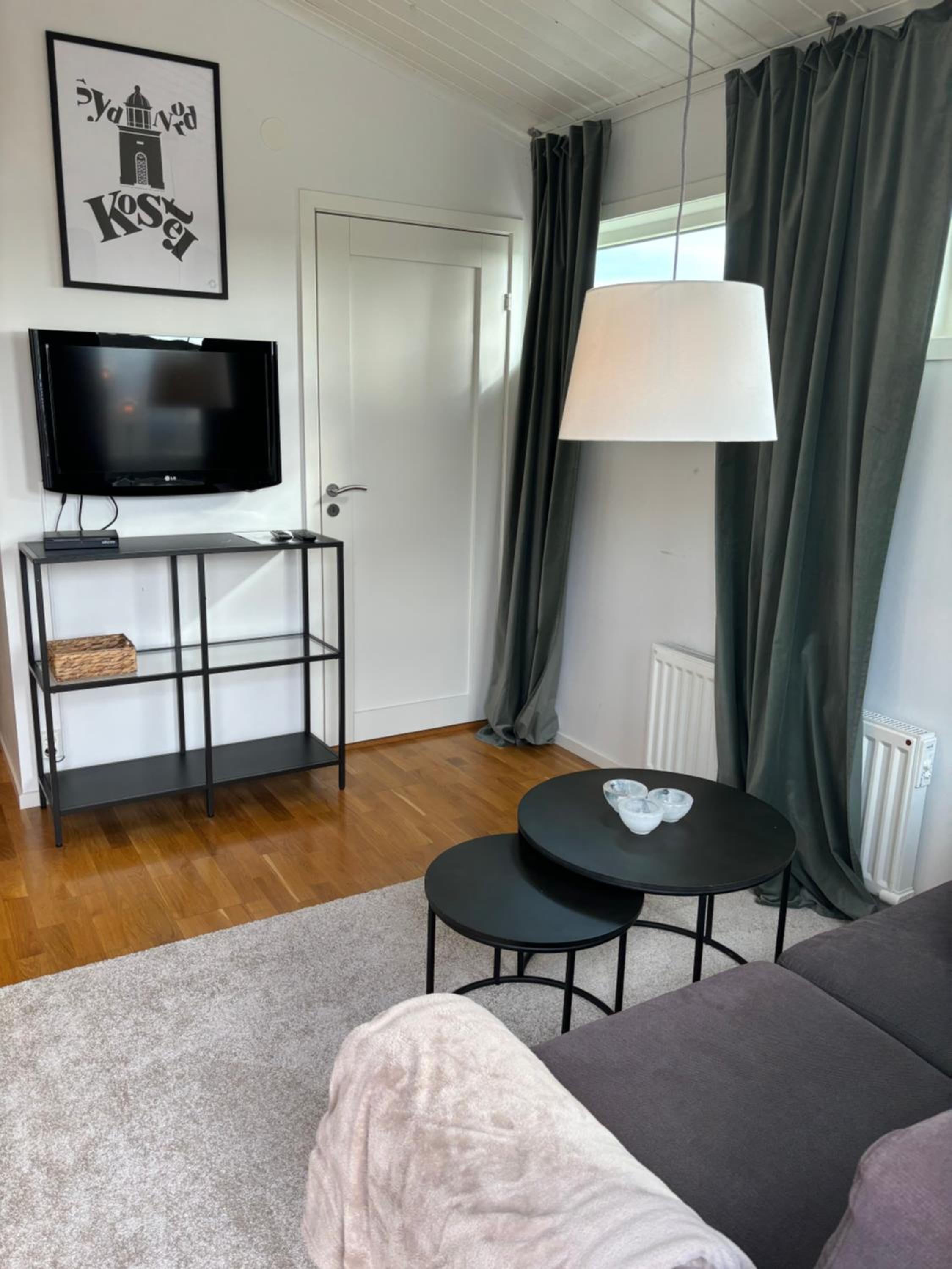 One-Bedroom Apartment - Photo 7