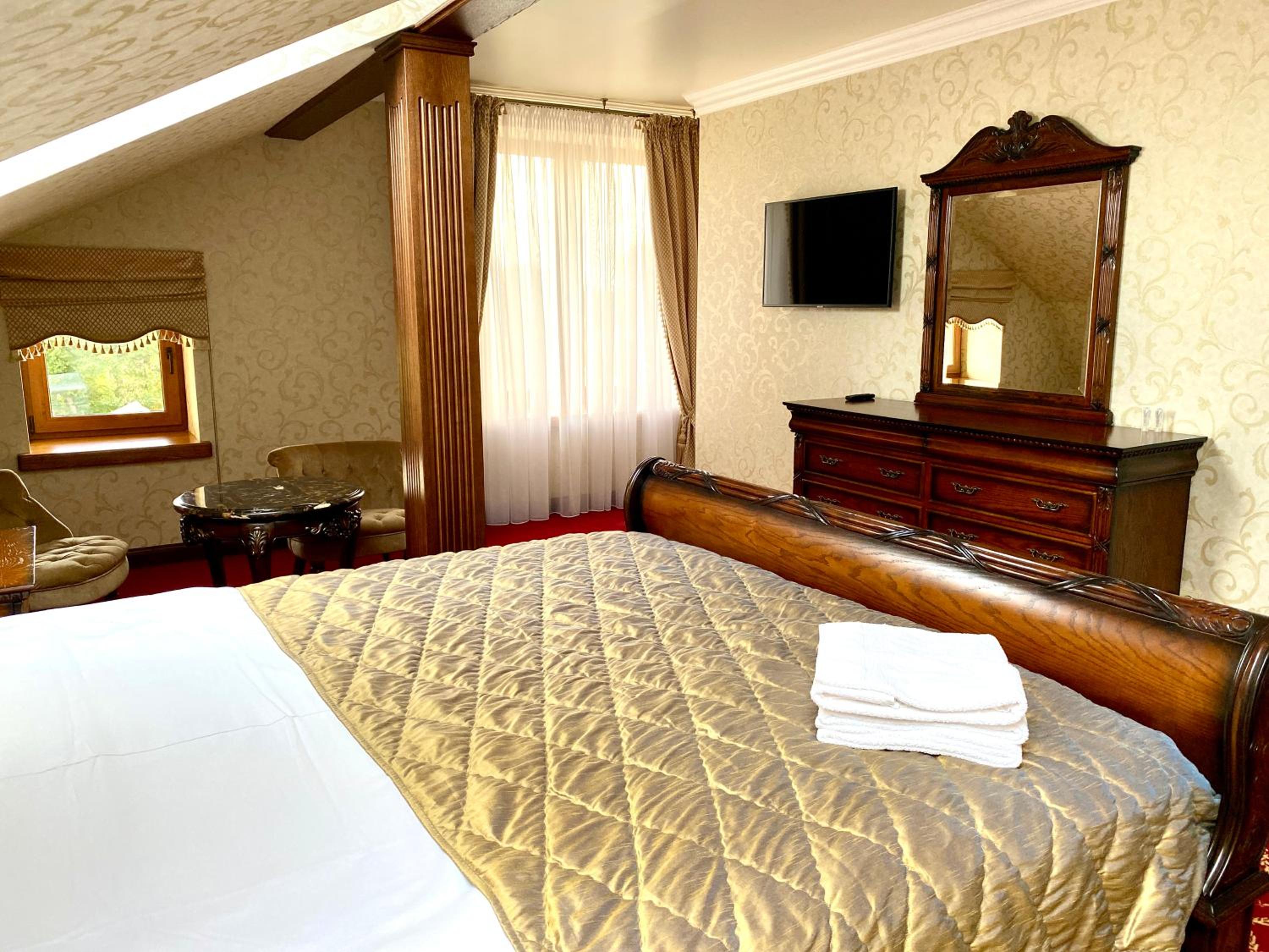 Double Room With Shared Bathroom photo 3