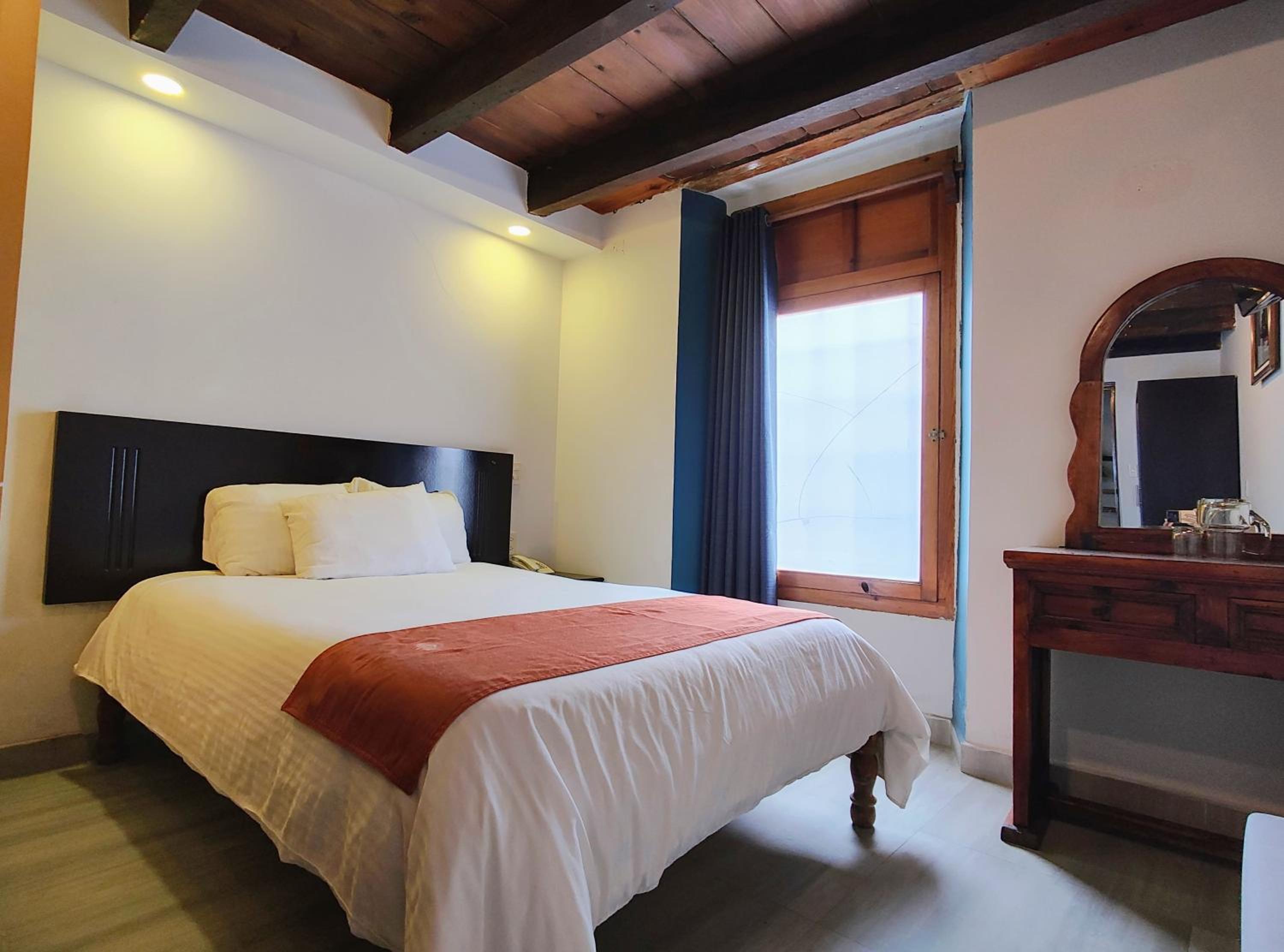 Standard Queen Room - Photo 3