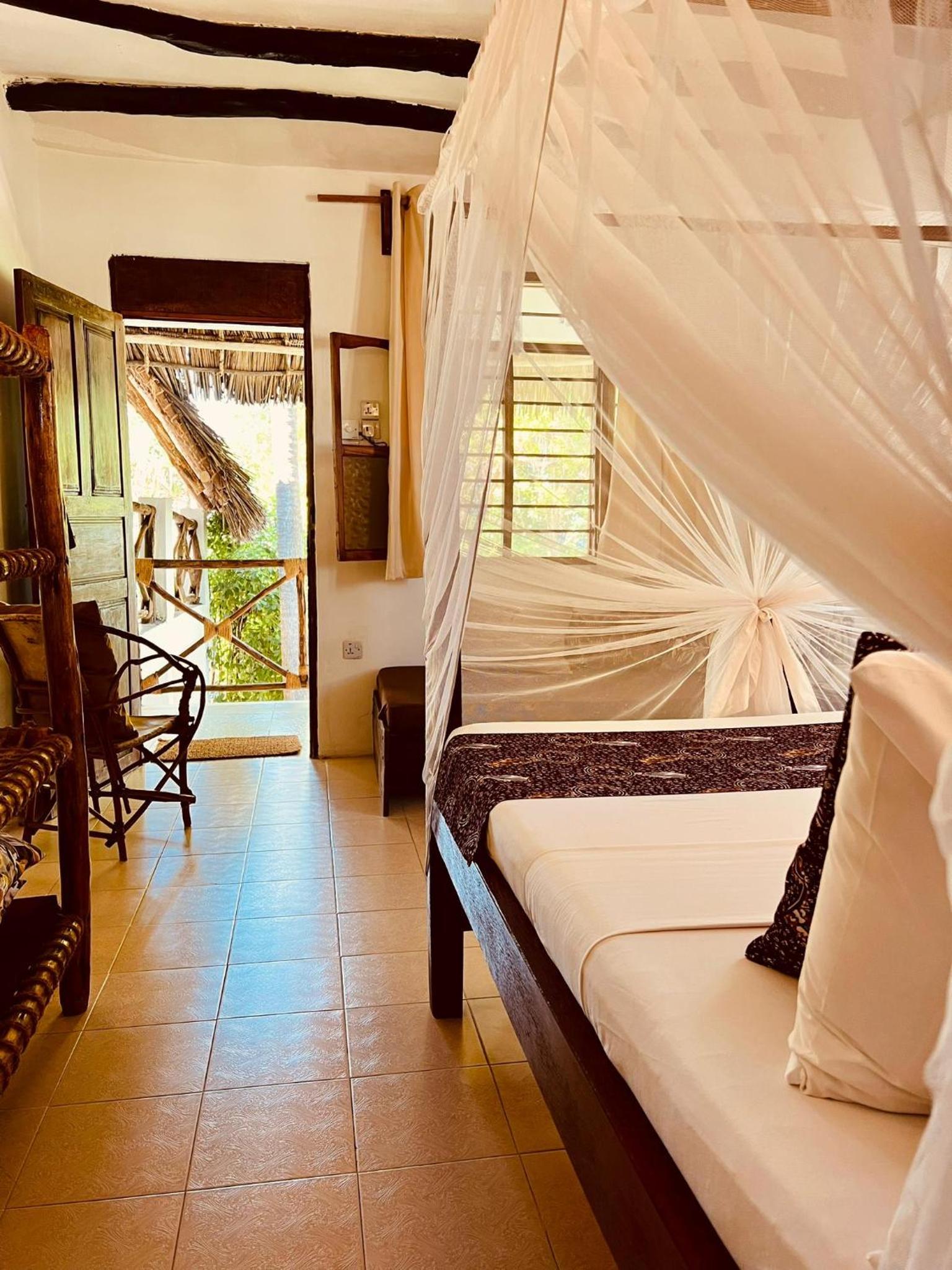 Double Room with Garden View - Photo 2