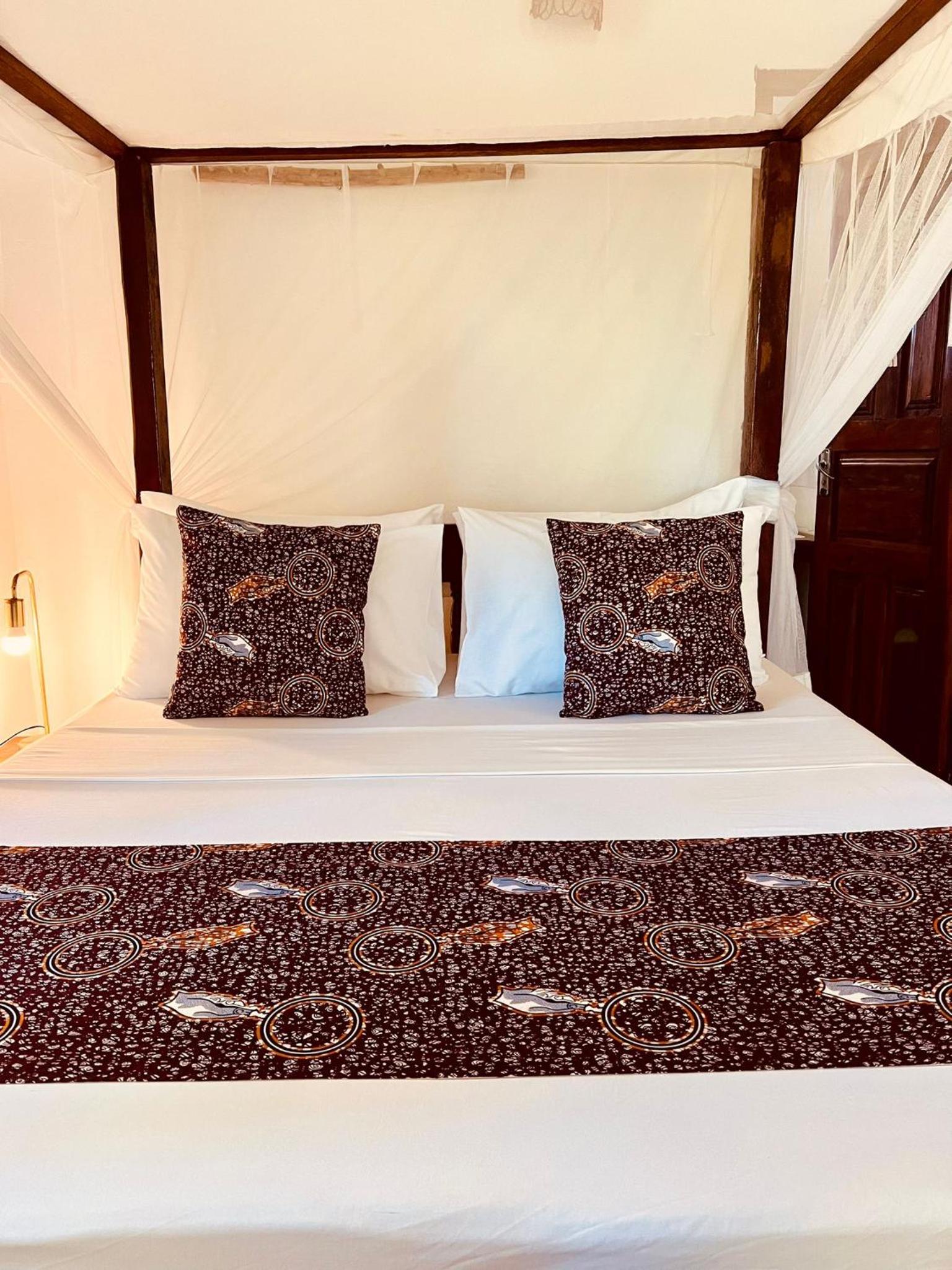 Double Room with Garden View - Photo 9