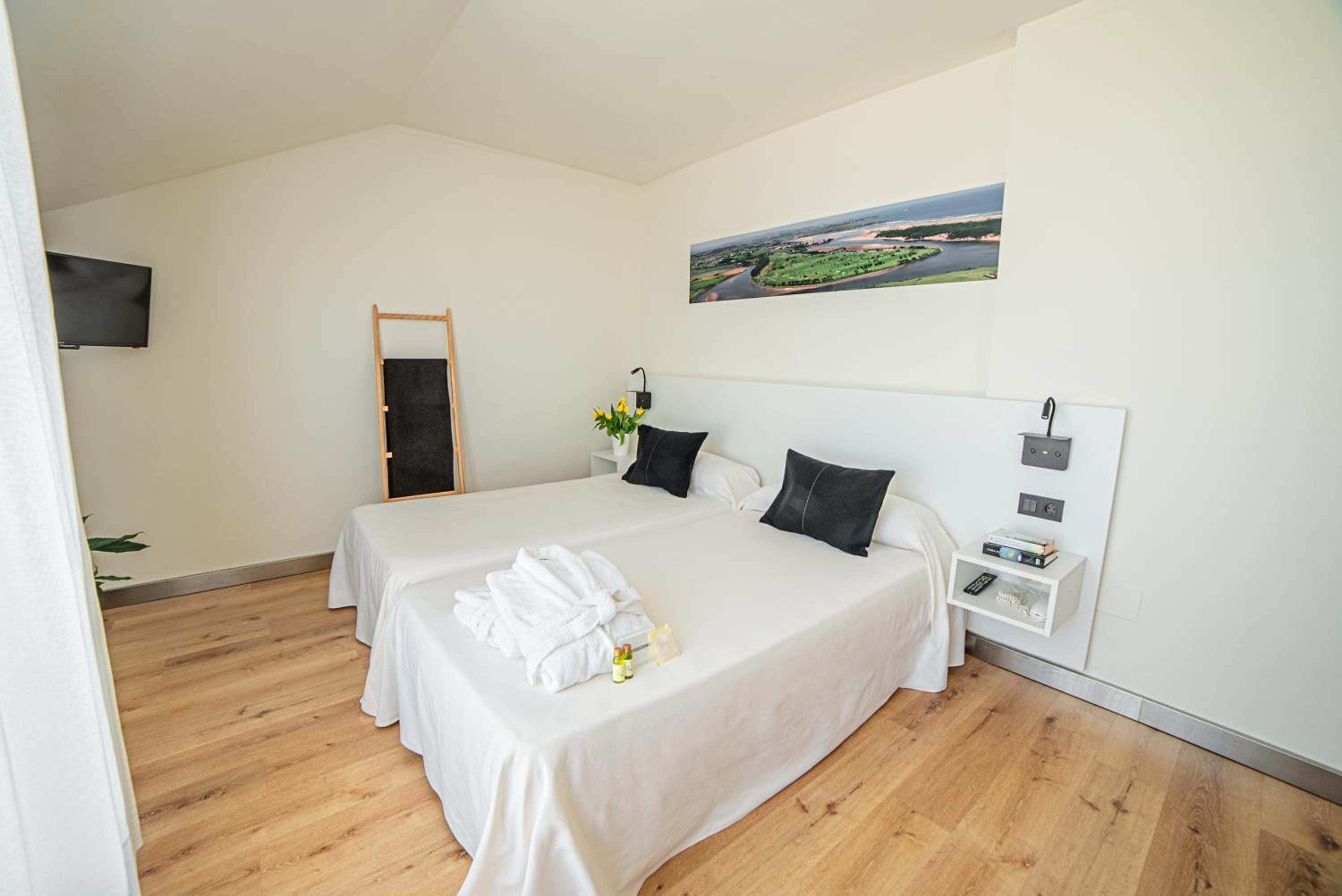 Superior Apartment with View (2 Adults + 1 Child) - Photo 15