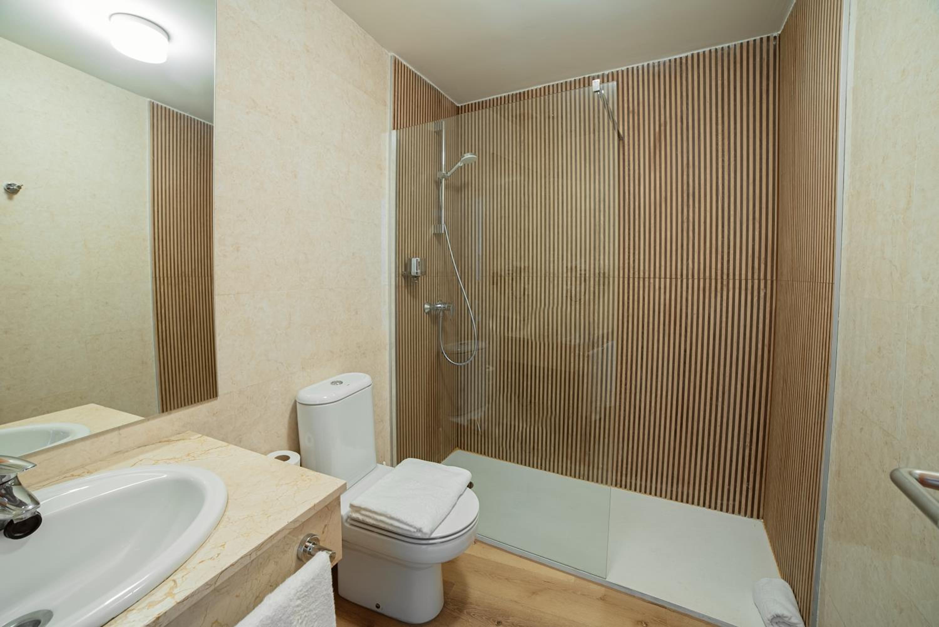 Superior Apartment with View (2 Adults + 1 Child) - Photo 27