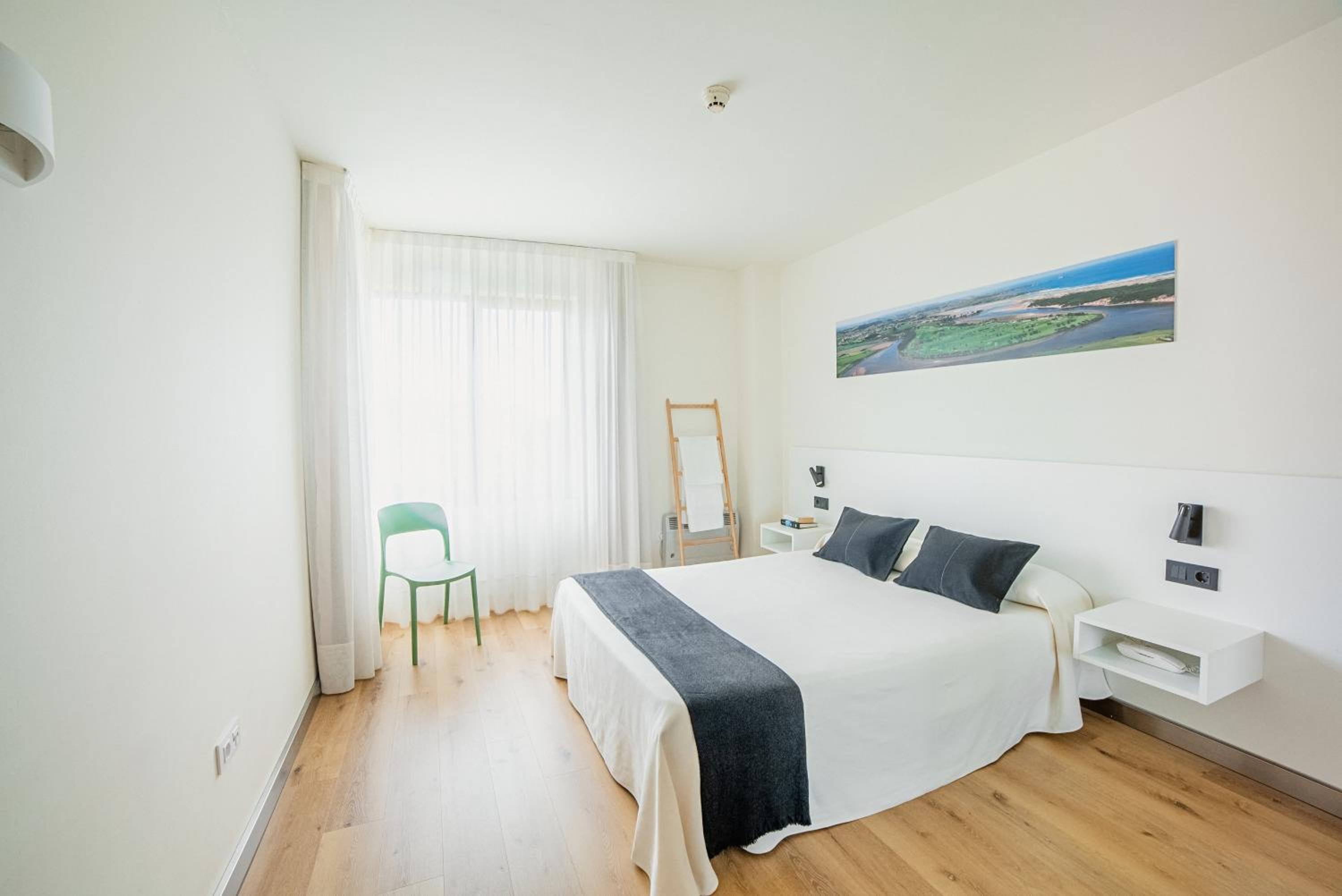 Apartment Premium with Terrace - Photo 6