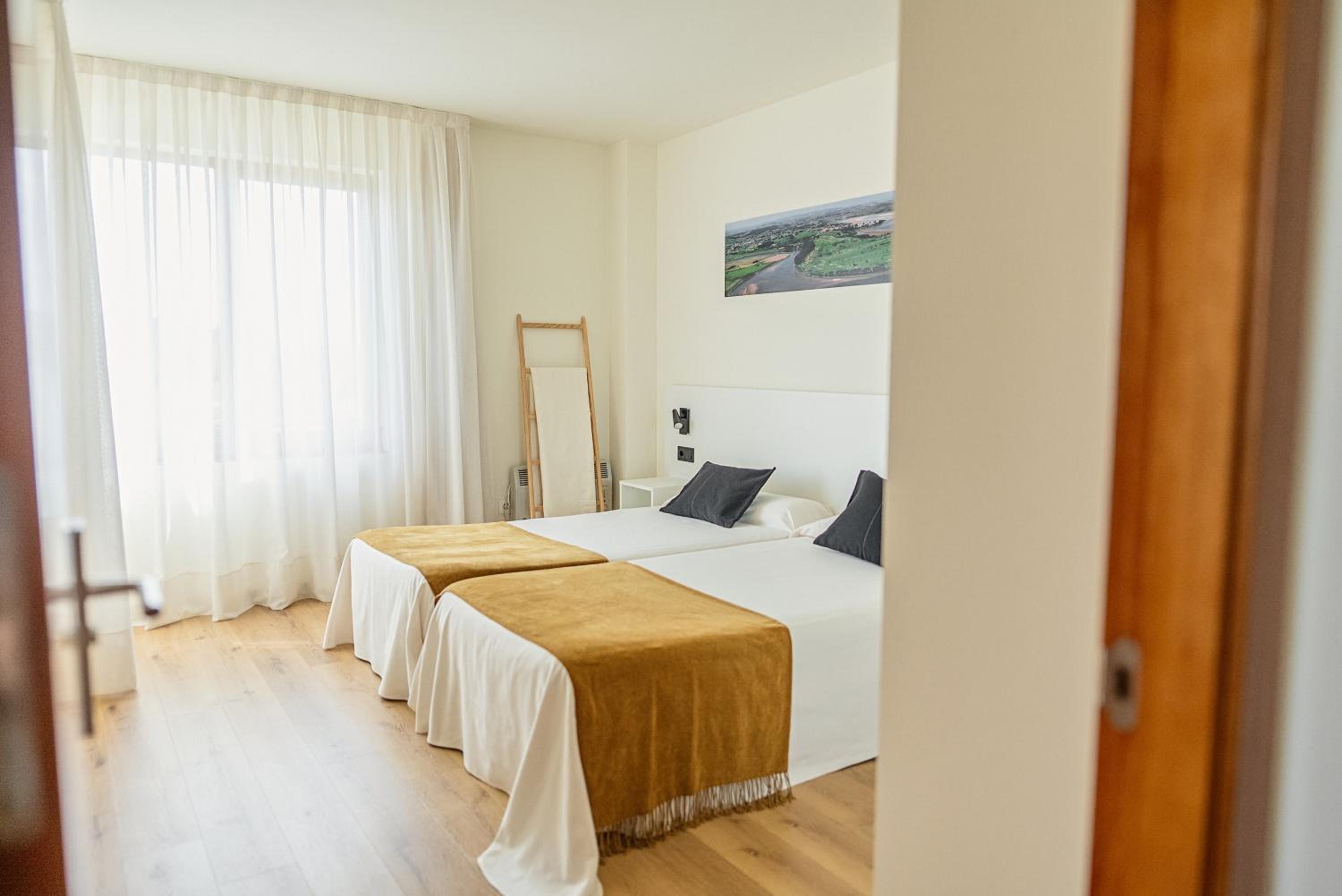 Apartment Premium with Terrace - Photo 11