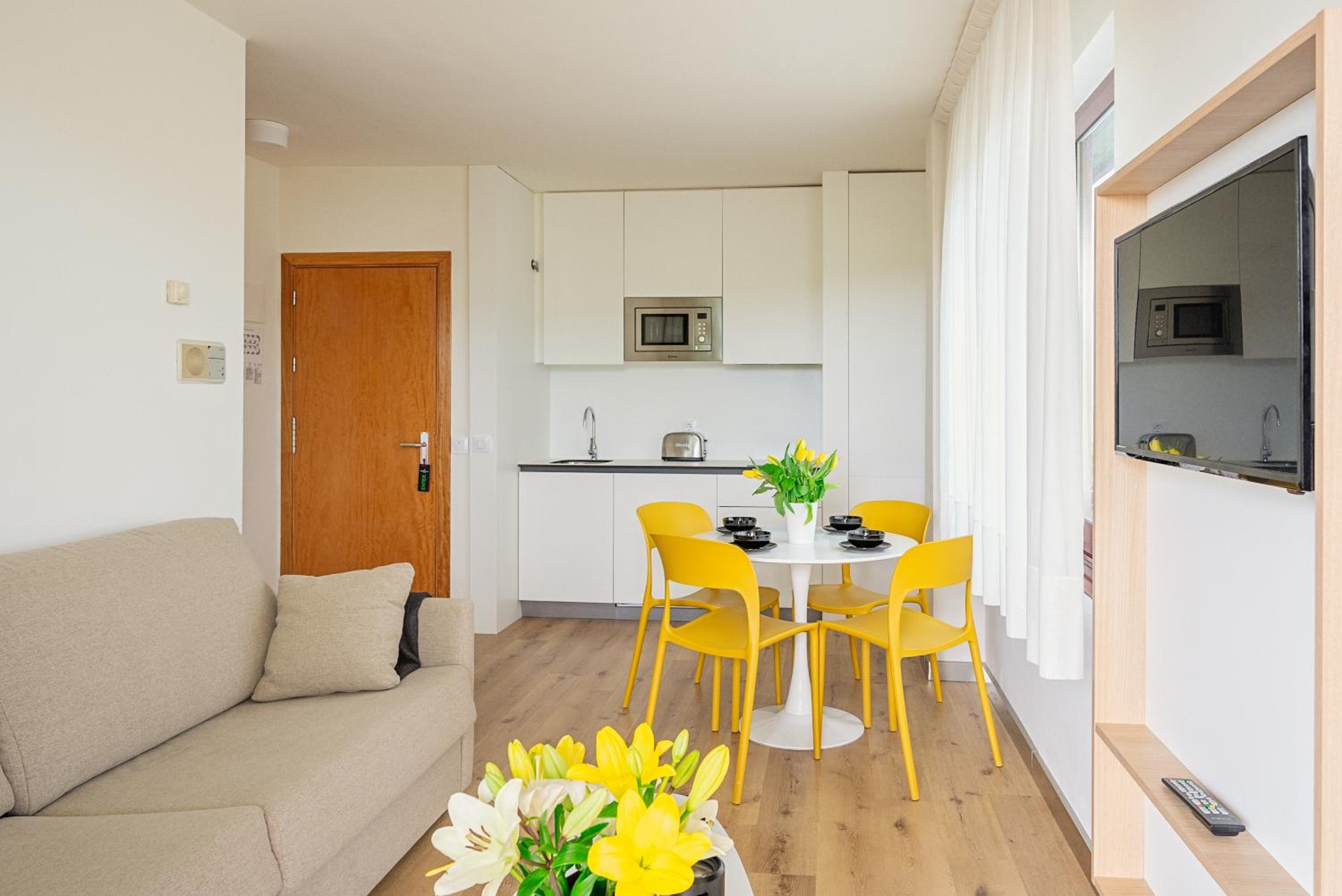 Apartment Premium with Terrace - Photo 10
