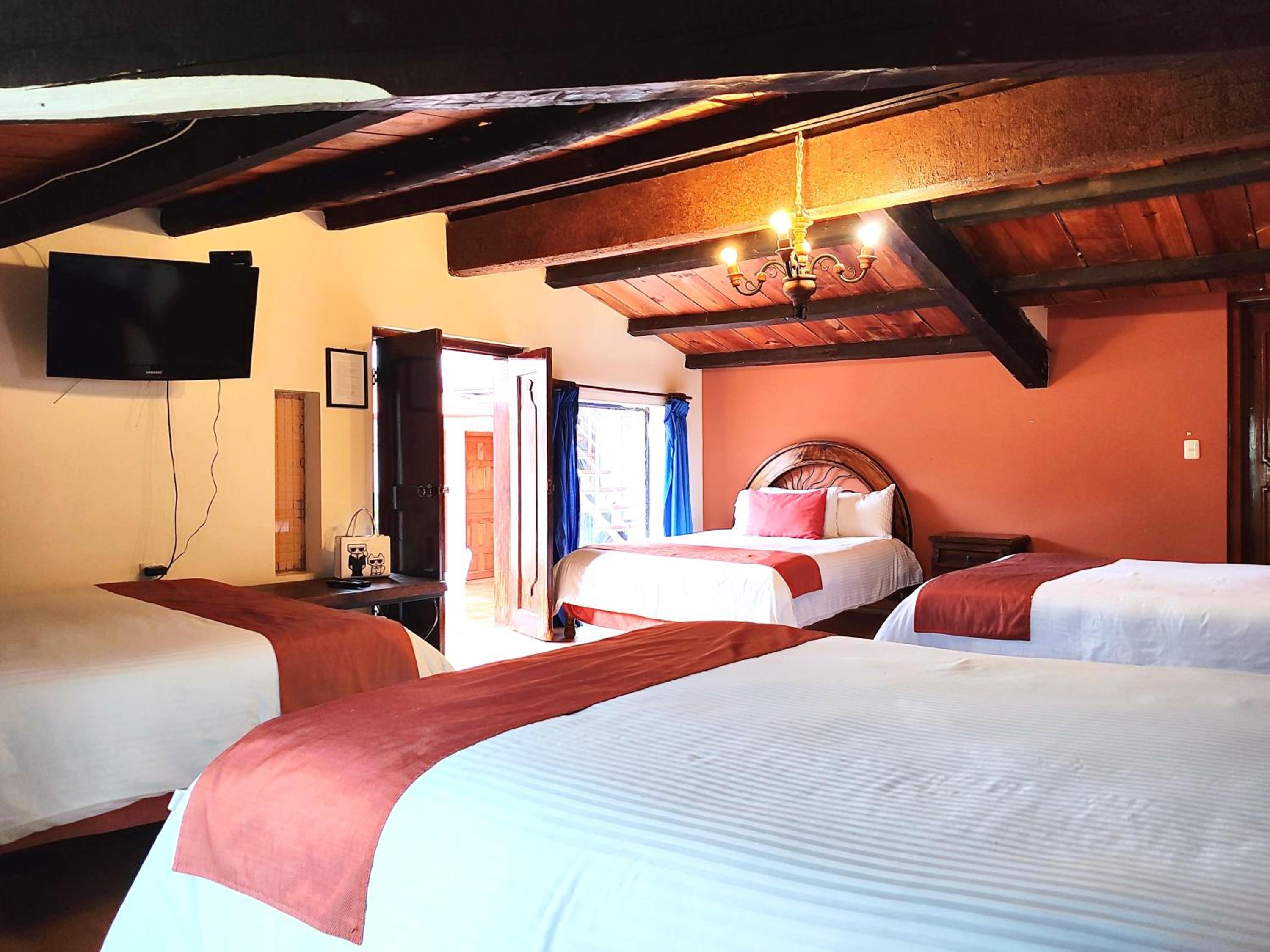 Quadruple Room - Photo 6