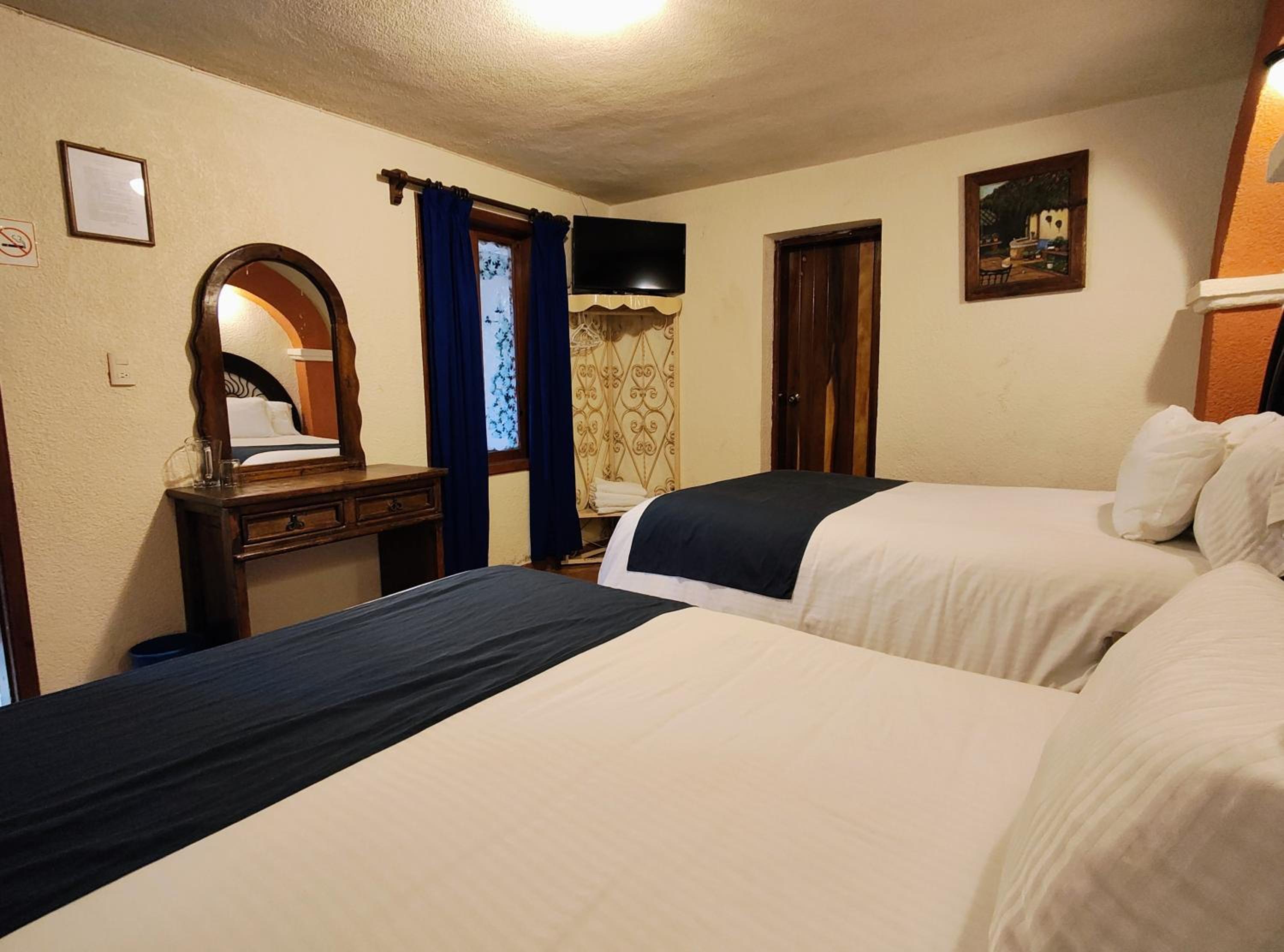 Standard Double Room with Two Double Beds - Photo 5