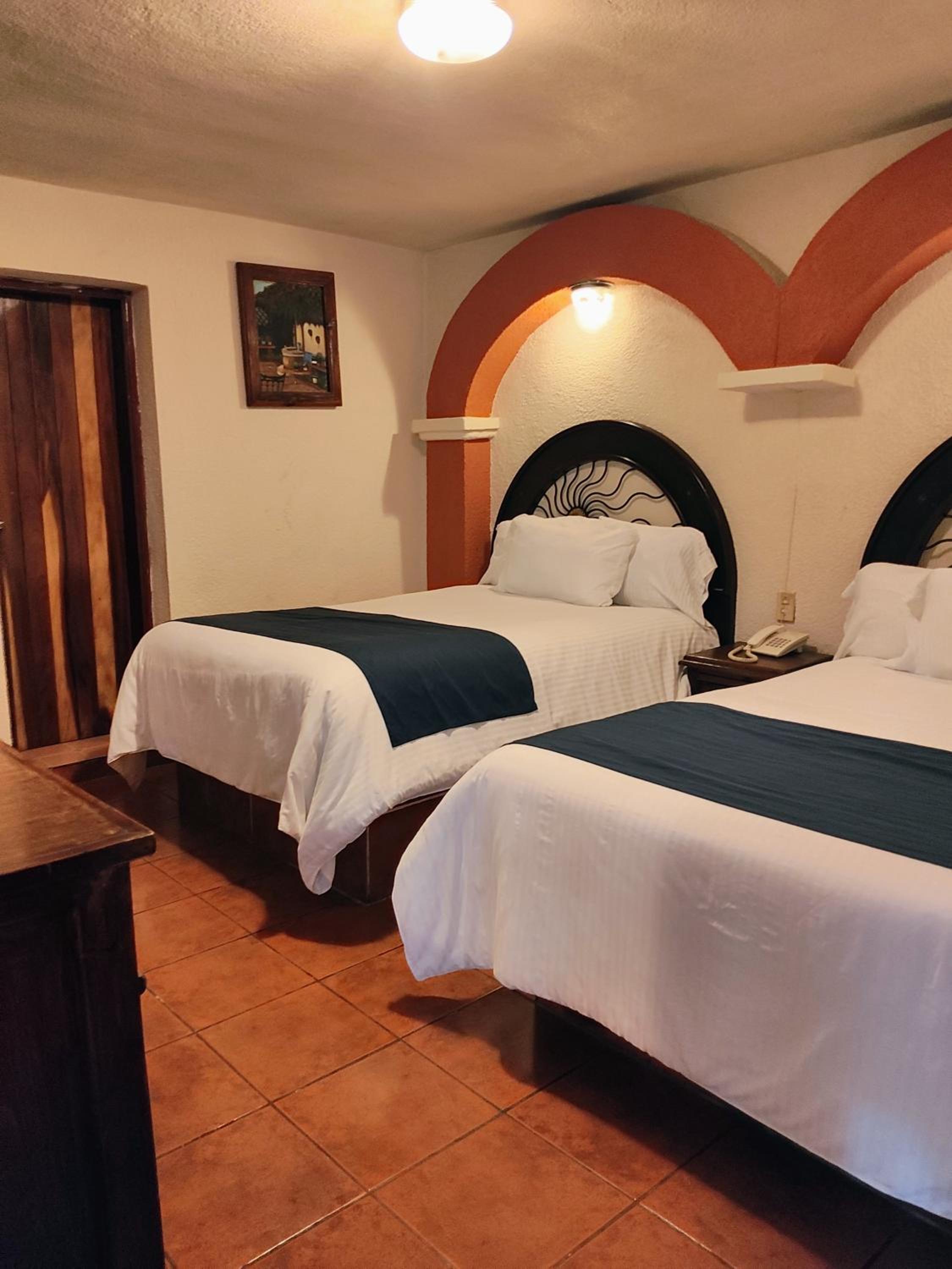 Standard Double Room with Two Double Beds - Photo 4