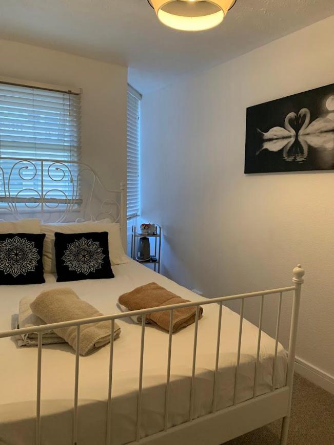 Budget Double Room (External Private Bathroom)  - Photo 4