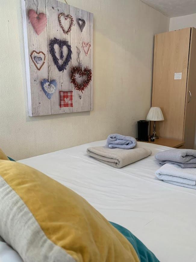 Double Room with Shared Bathroom photo 2