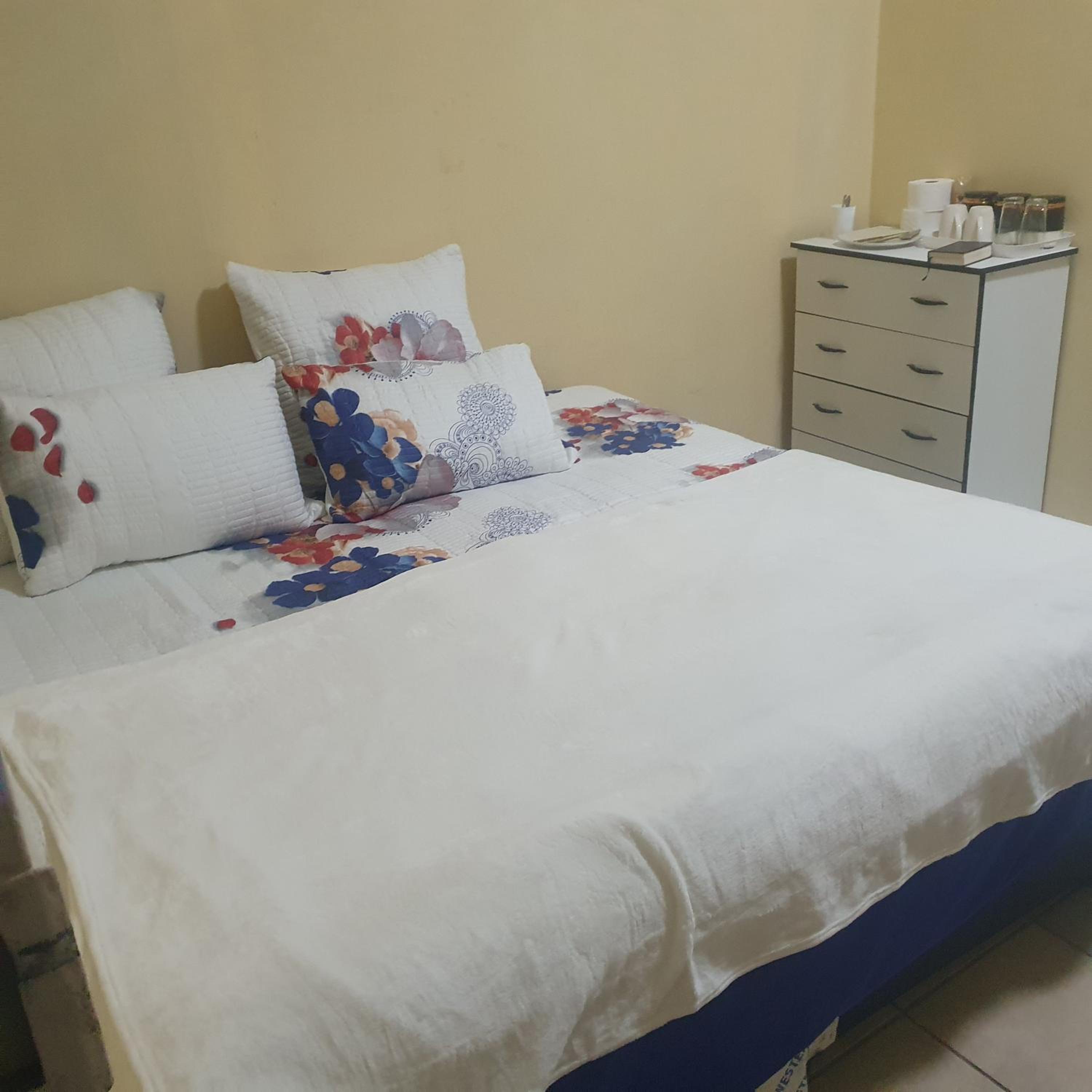 Double Room with Private Bathroom photo 3