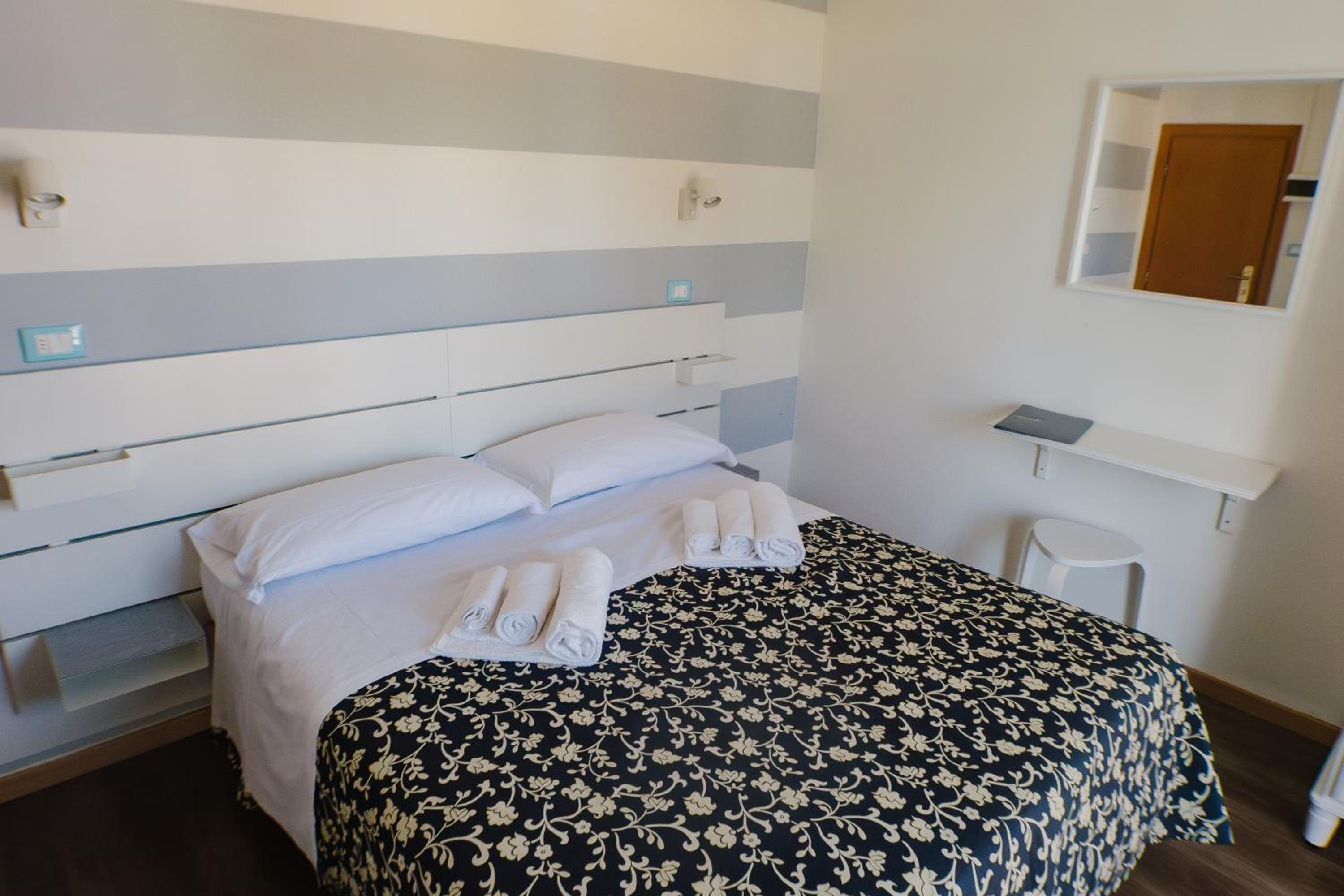Comfort Double or Twin Room - Photo 1