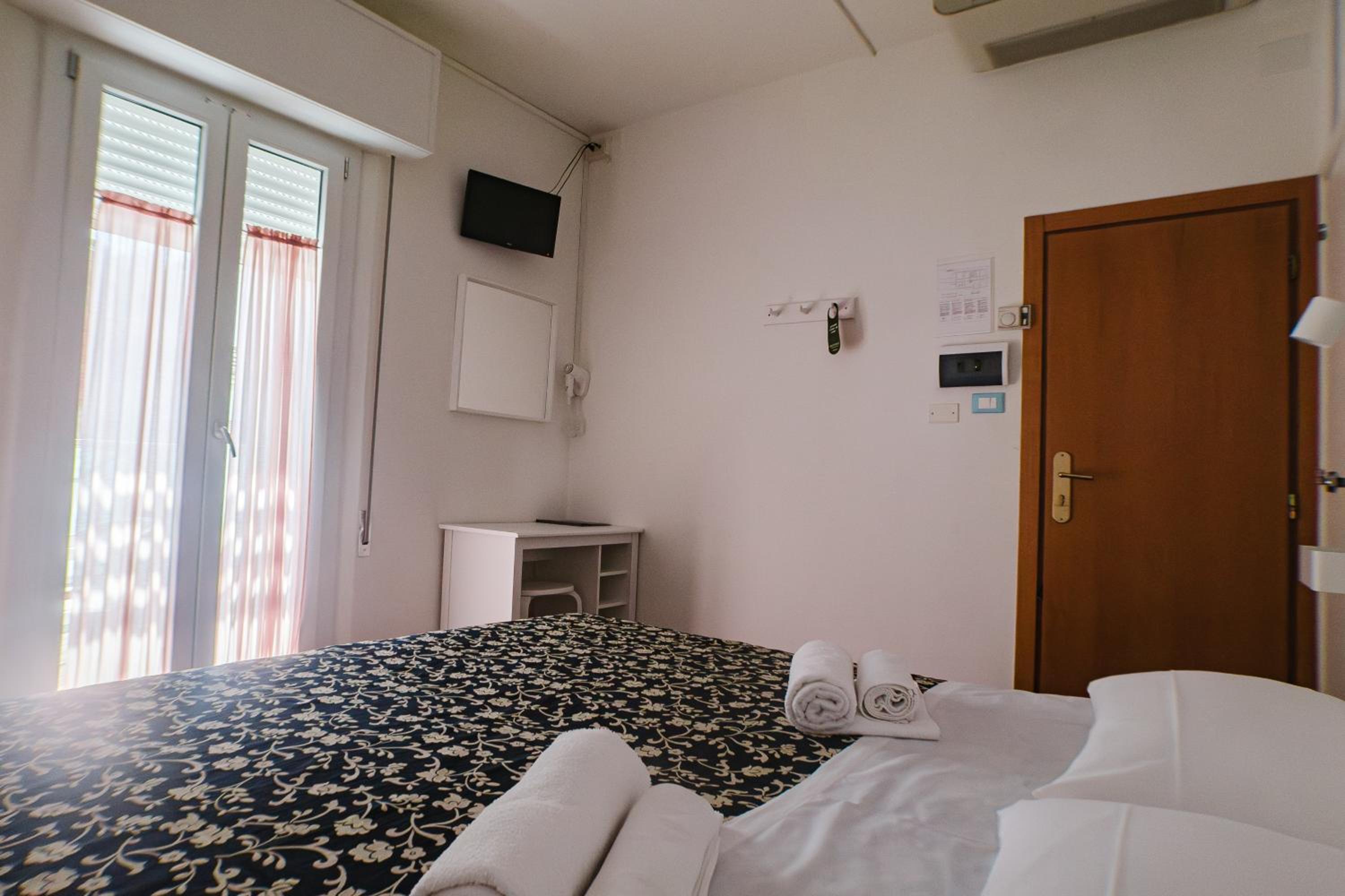 Economy Double or Twin Room - Photo 2