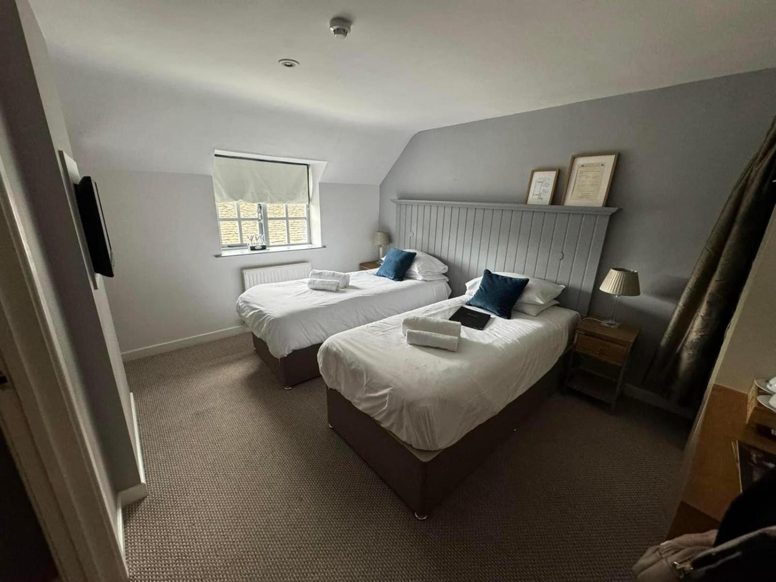 Twin Room With Private Bathroom