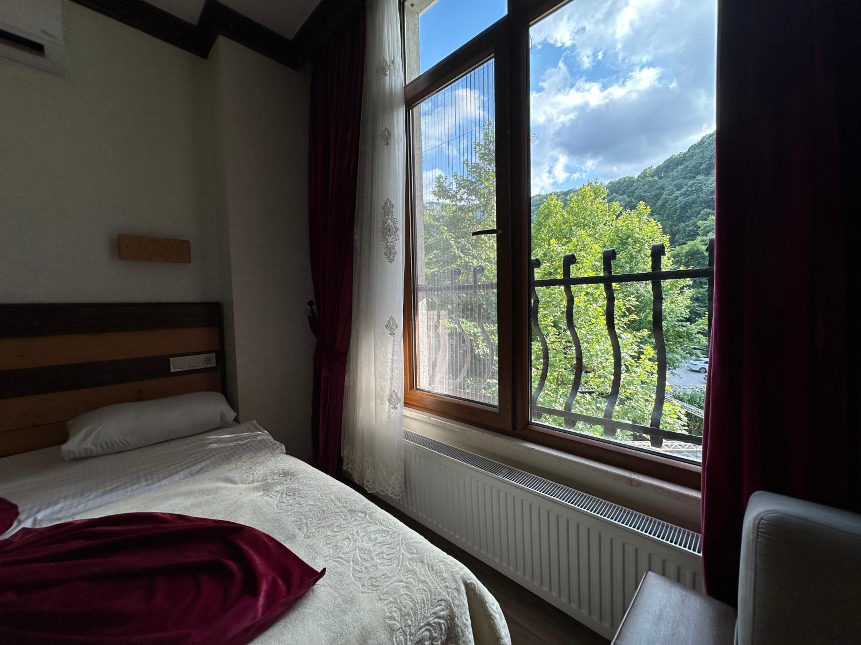Standard Triple Room photo 2