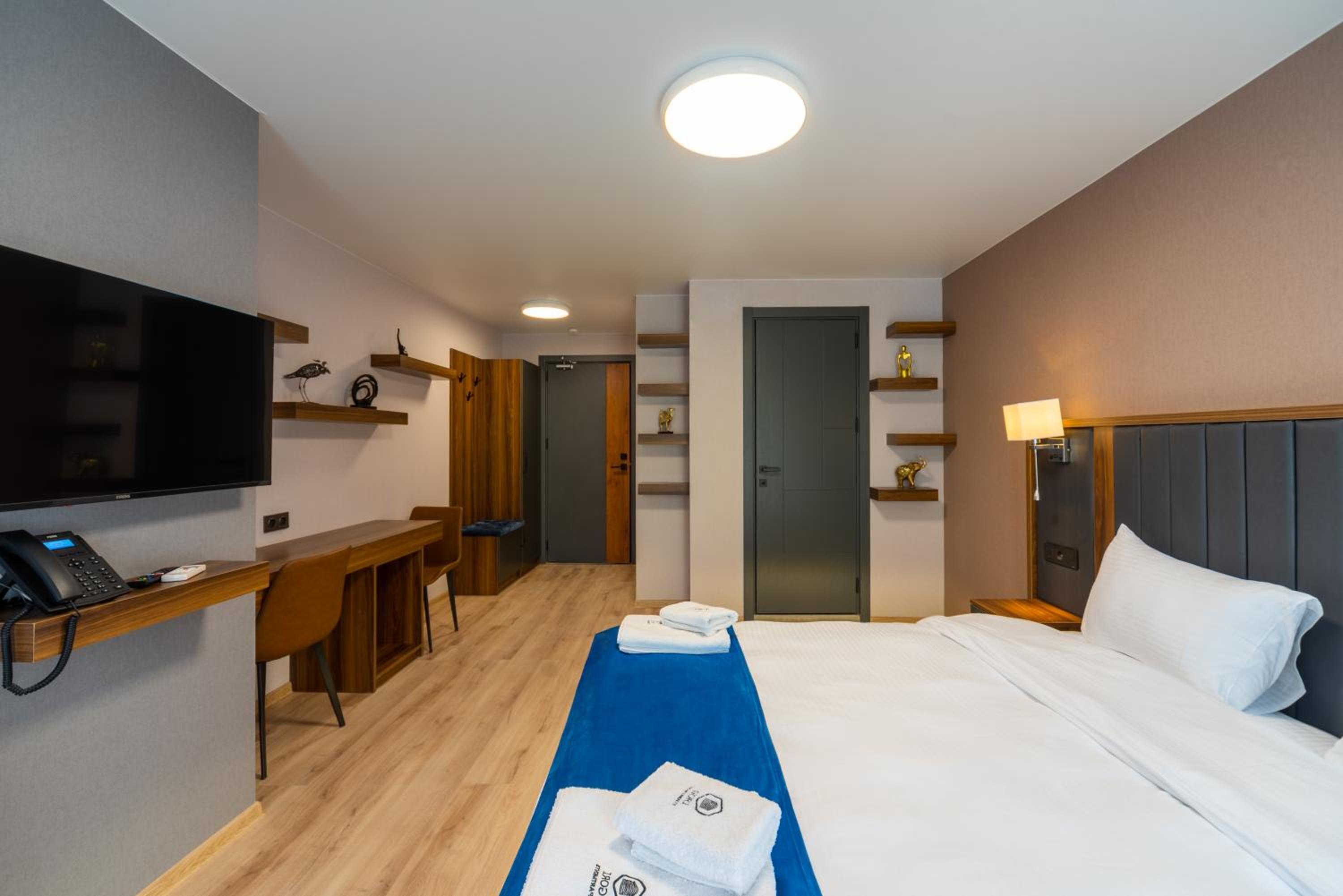 Economy Double Room photo 2