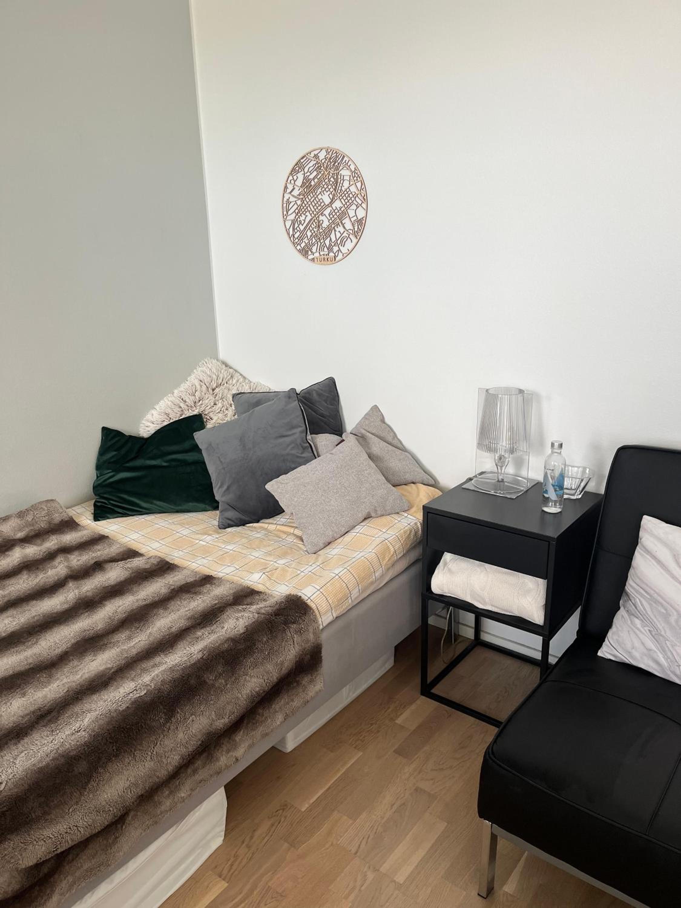 Studio With Sofa Bed photo 2