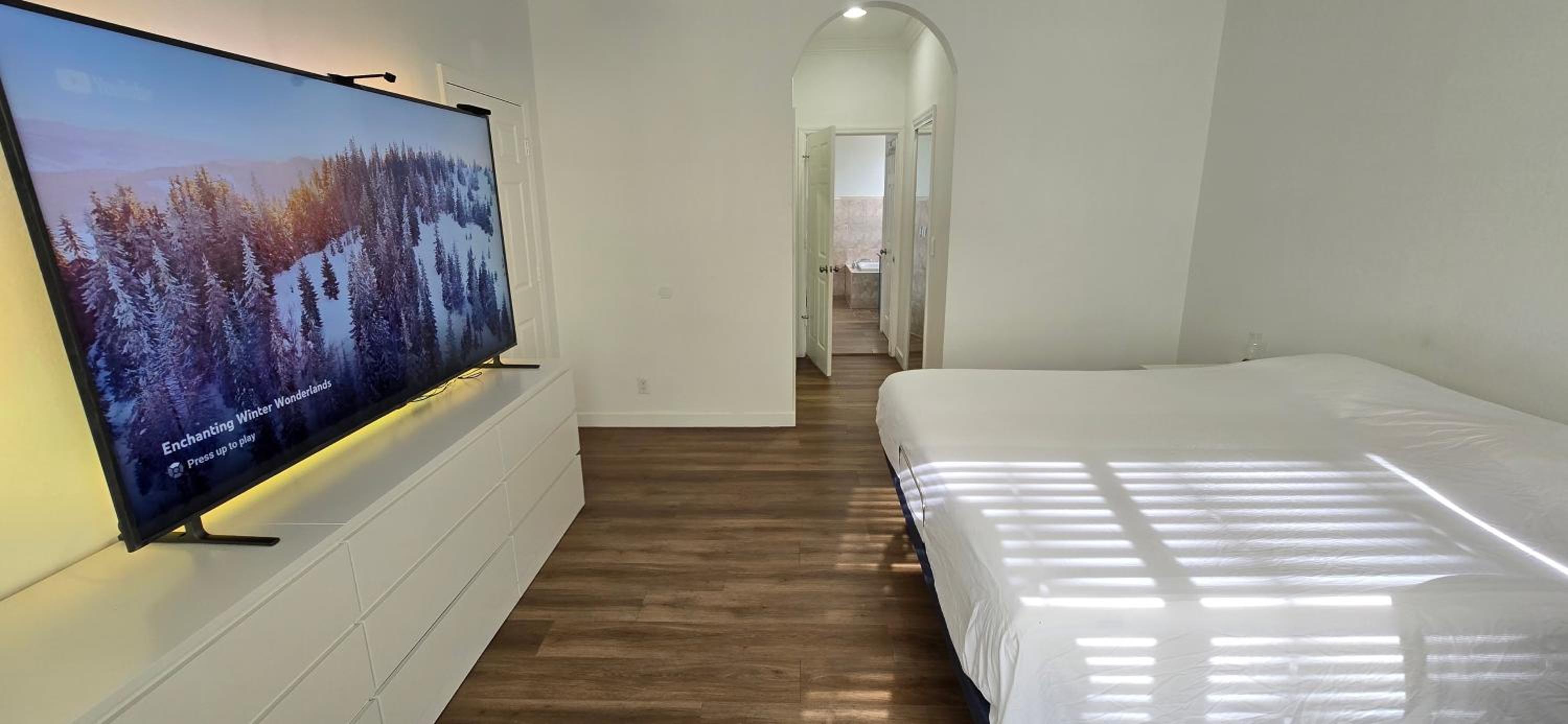 Deluxe King Suite photo 3