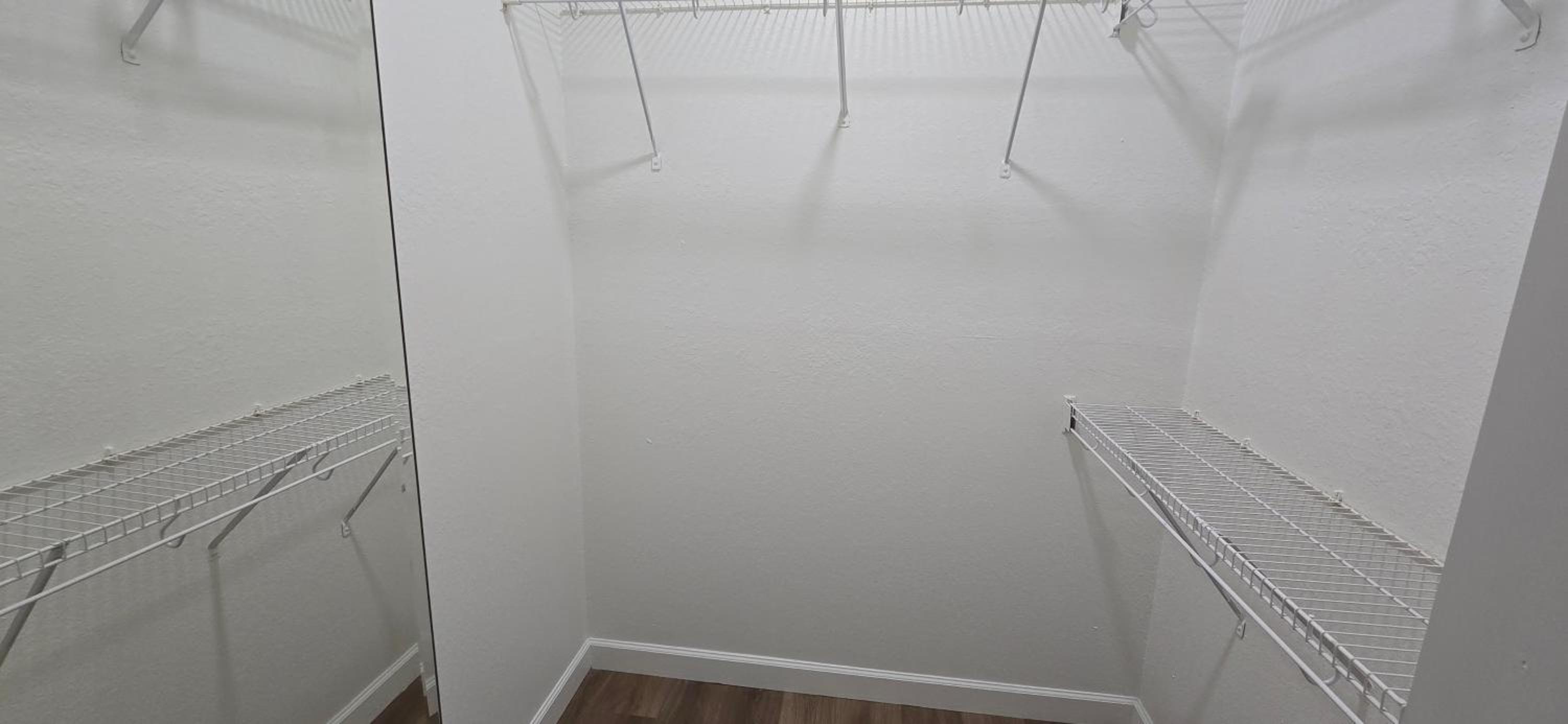 Deluxe King Suite photo 2