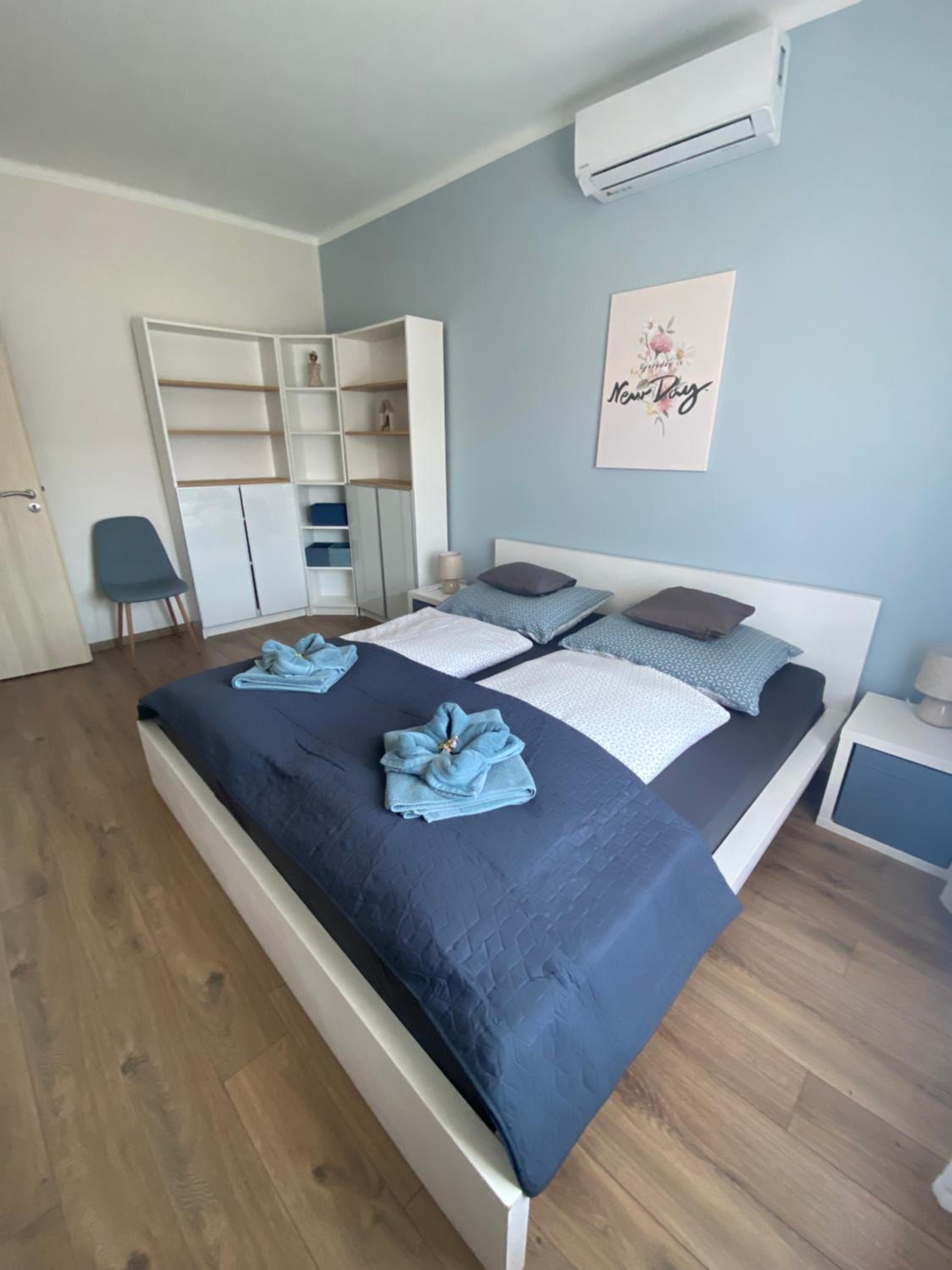 One-Bedroom Apartment with Balcony and City View photo 3