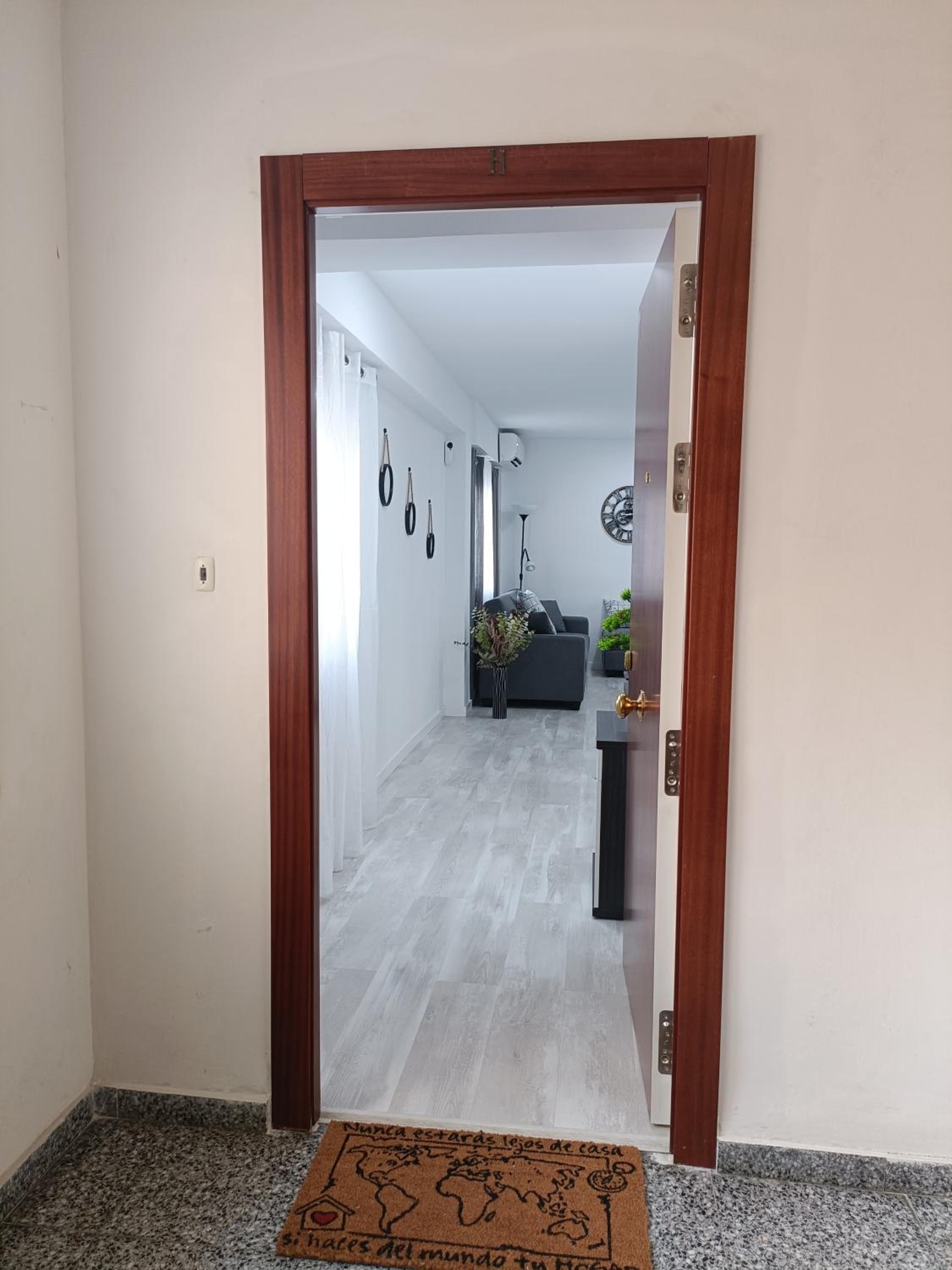 Apartment photo 2