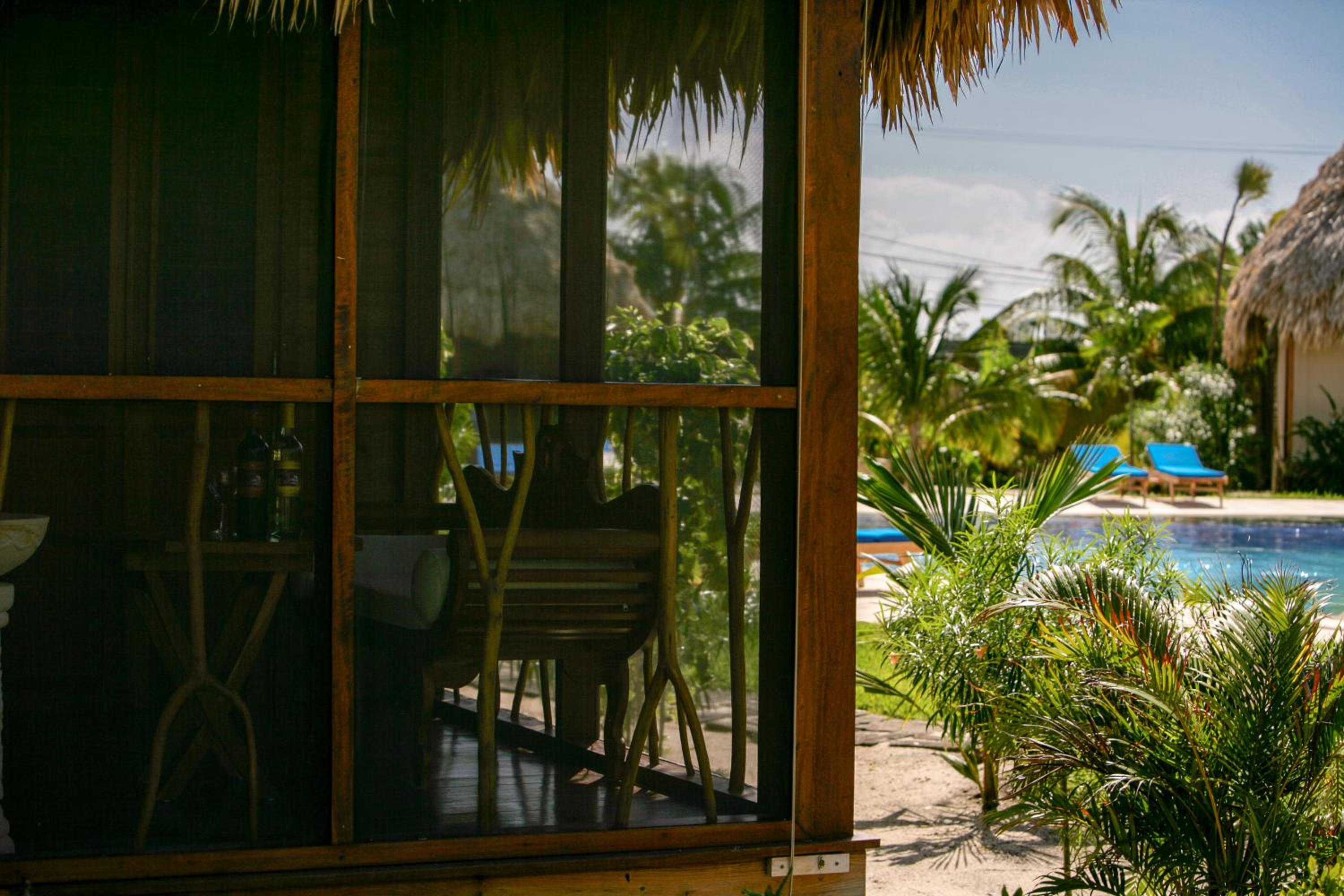 Poolside Cottage with Garden View photo 2