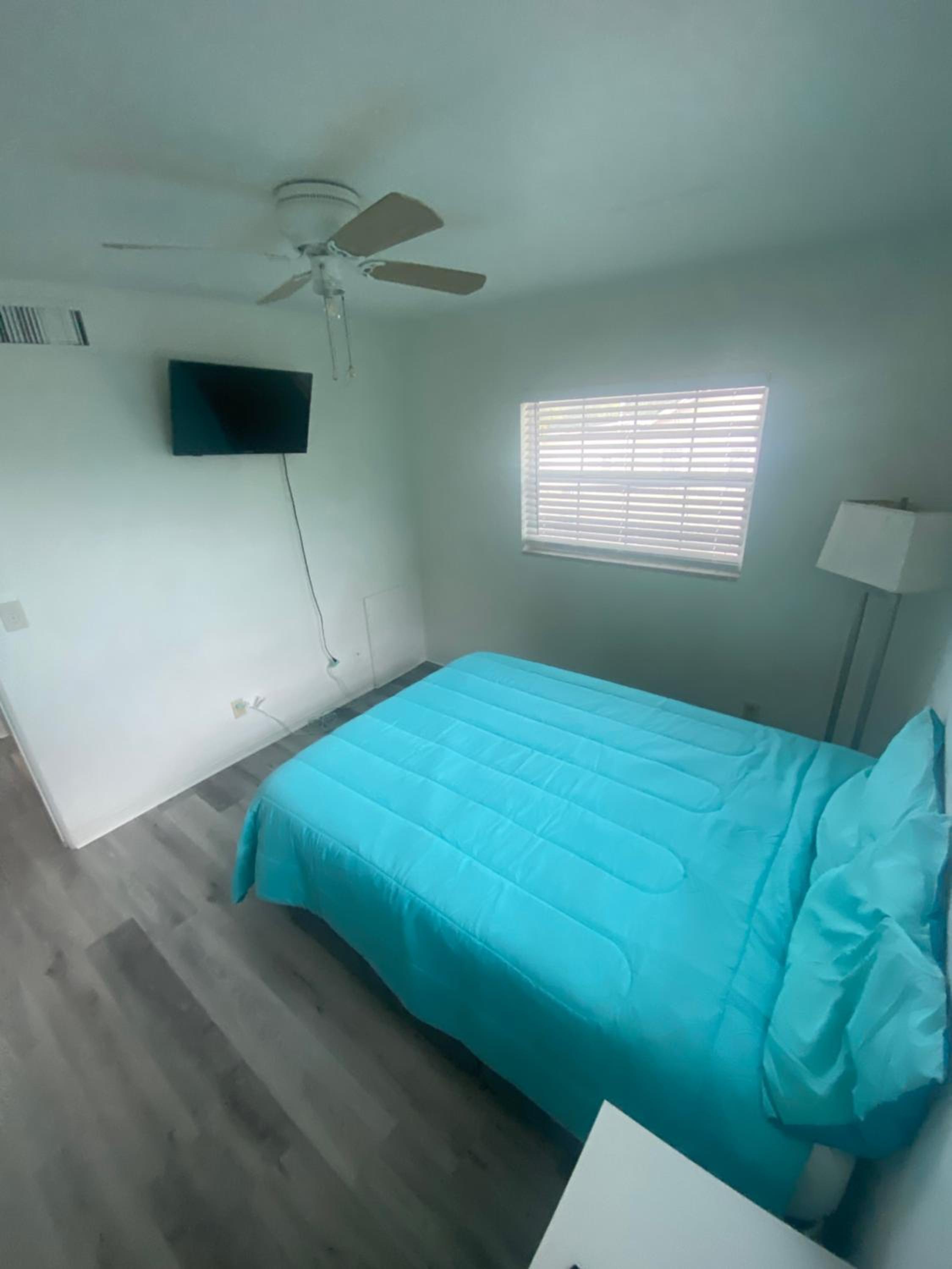 Two-Bedroom Suite - Photo 4