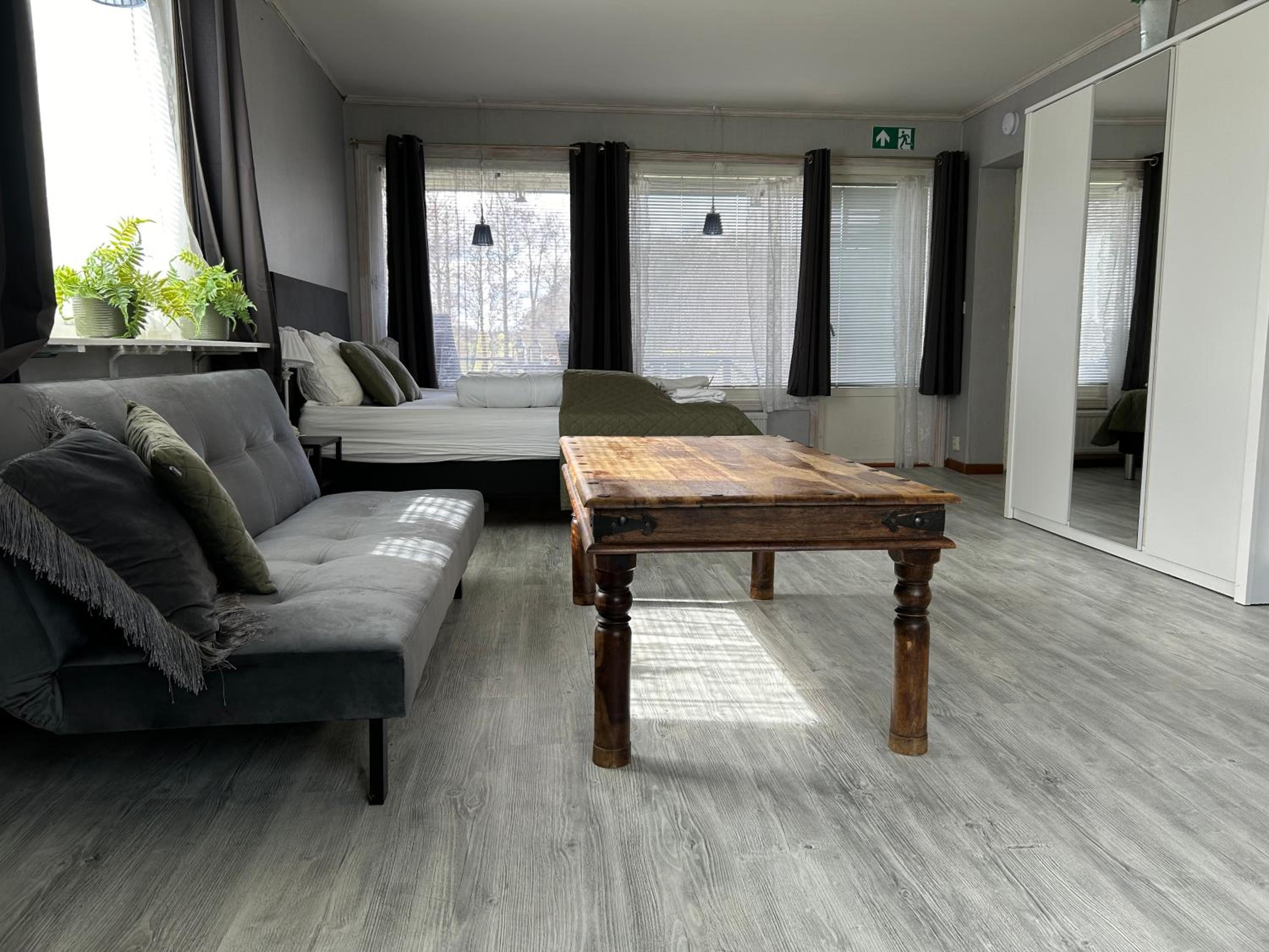 Deluxe Family Room photo 3