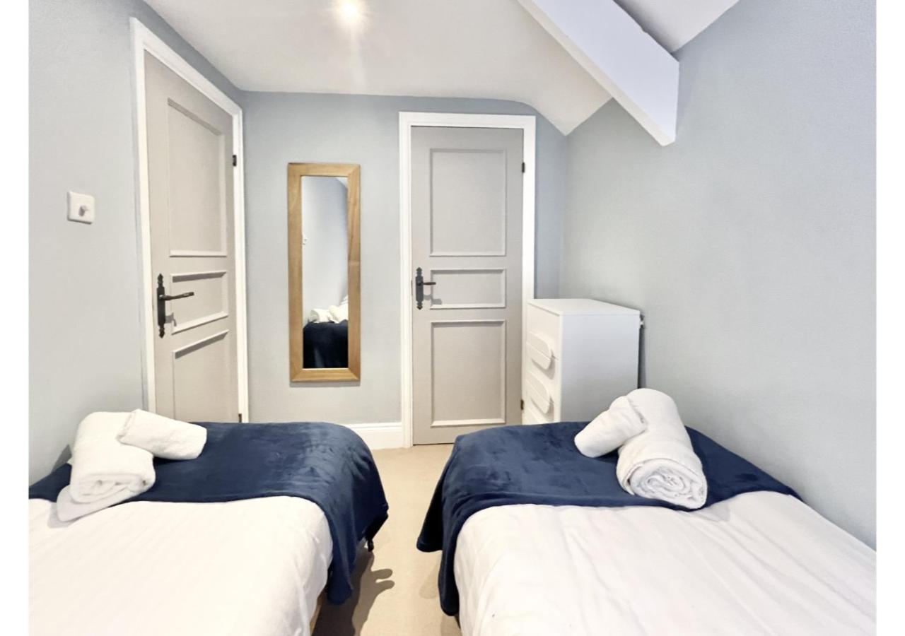 Two-Bedroom House photo 1