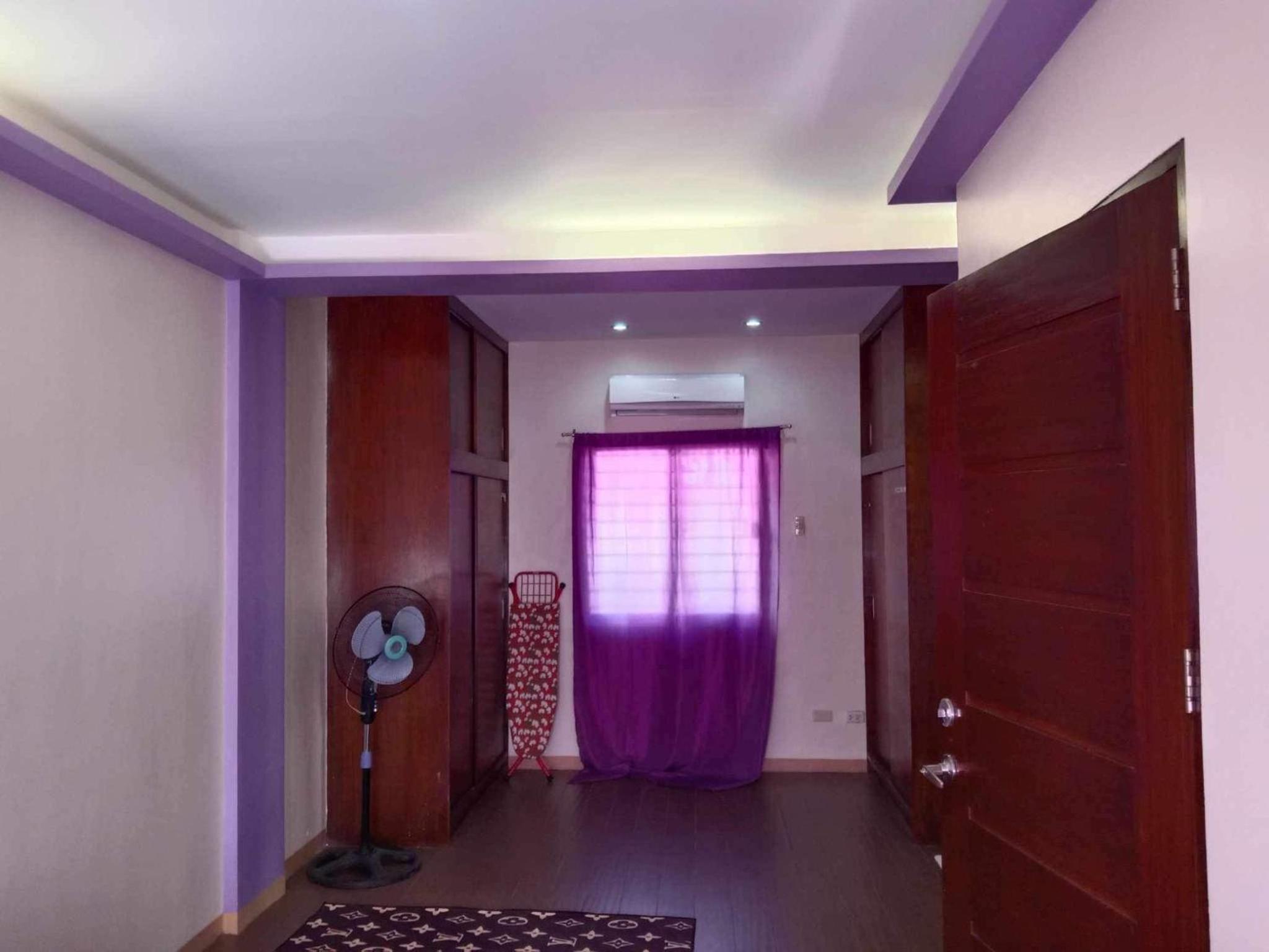 Three-Bedroom House photo 3