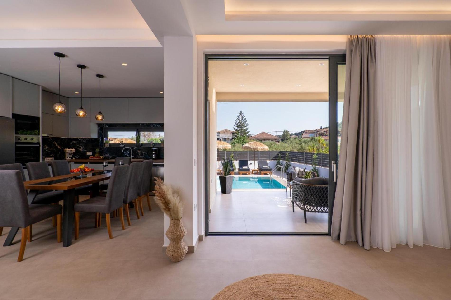 Four-Bedroom Villa photo 3