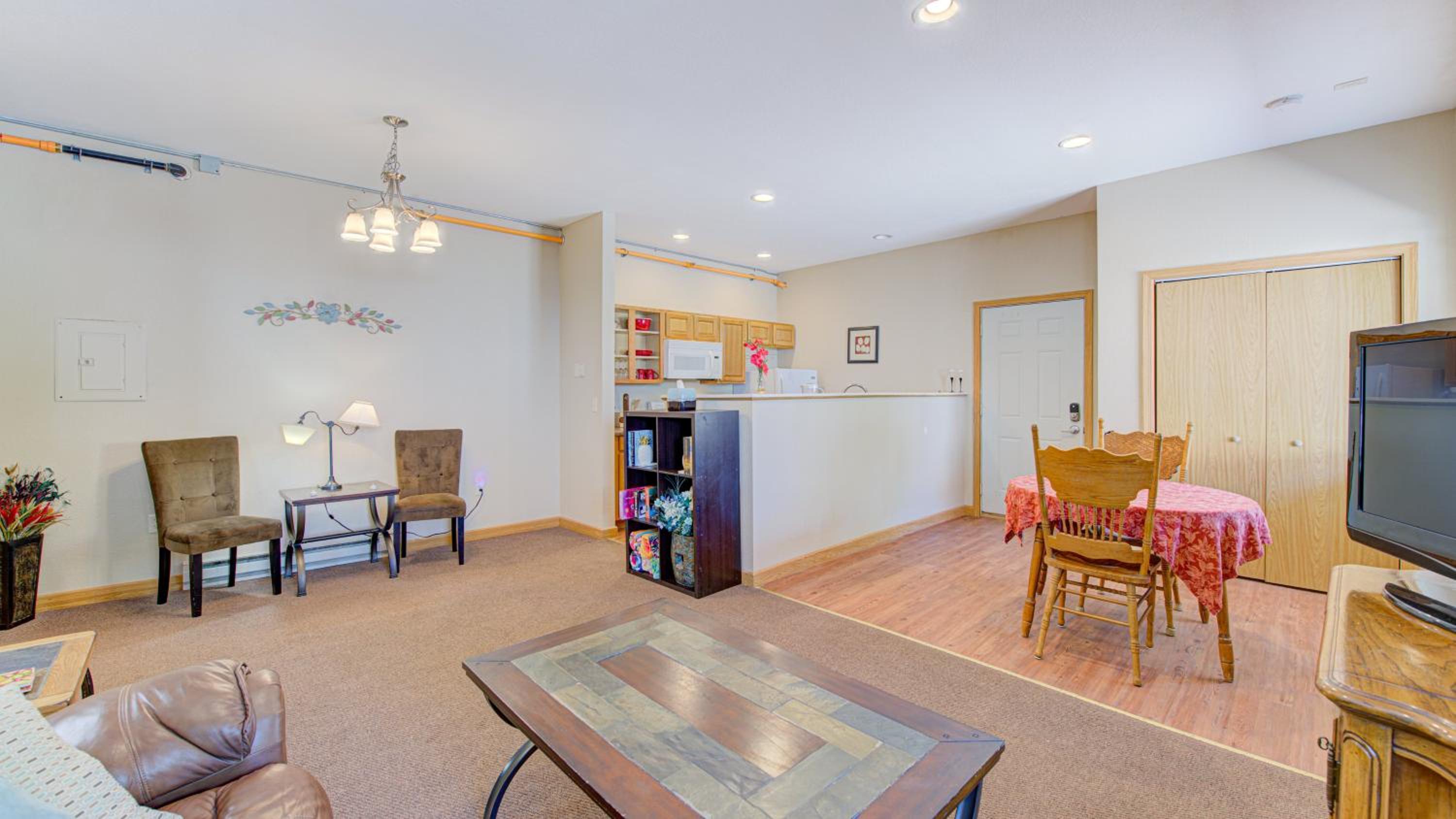 Apartment photo 2