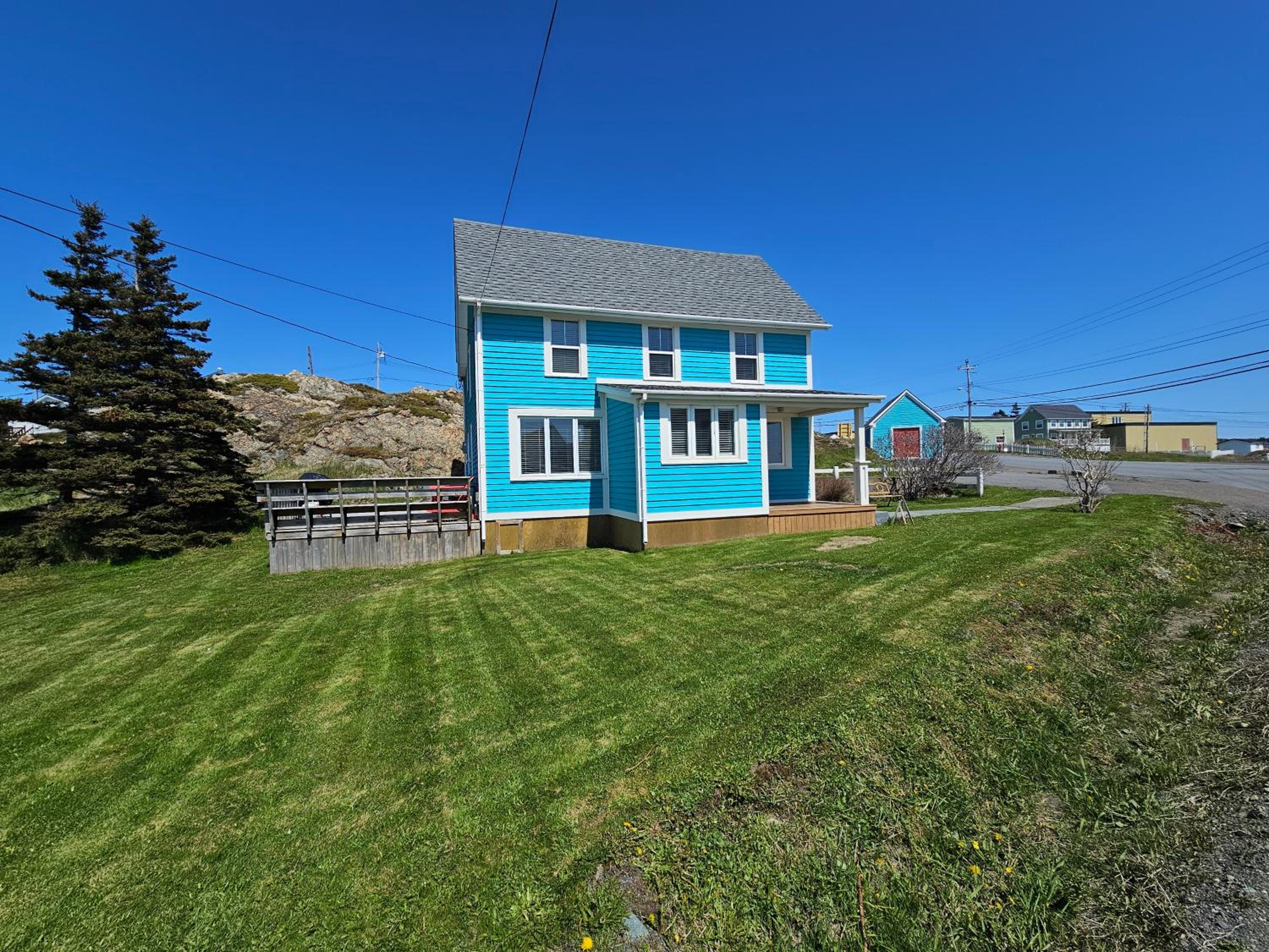 Three-Bedroom House photo 2