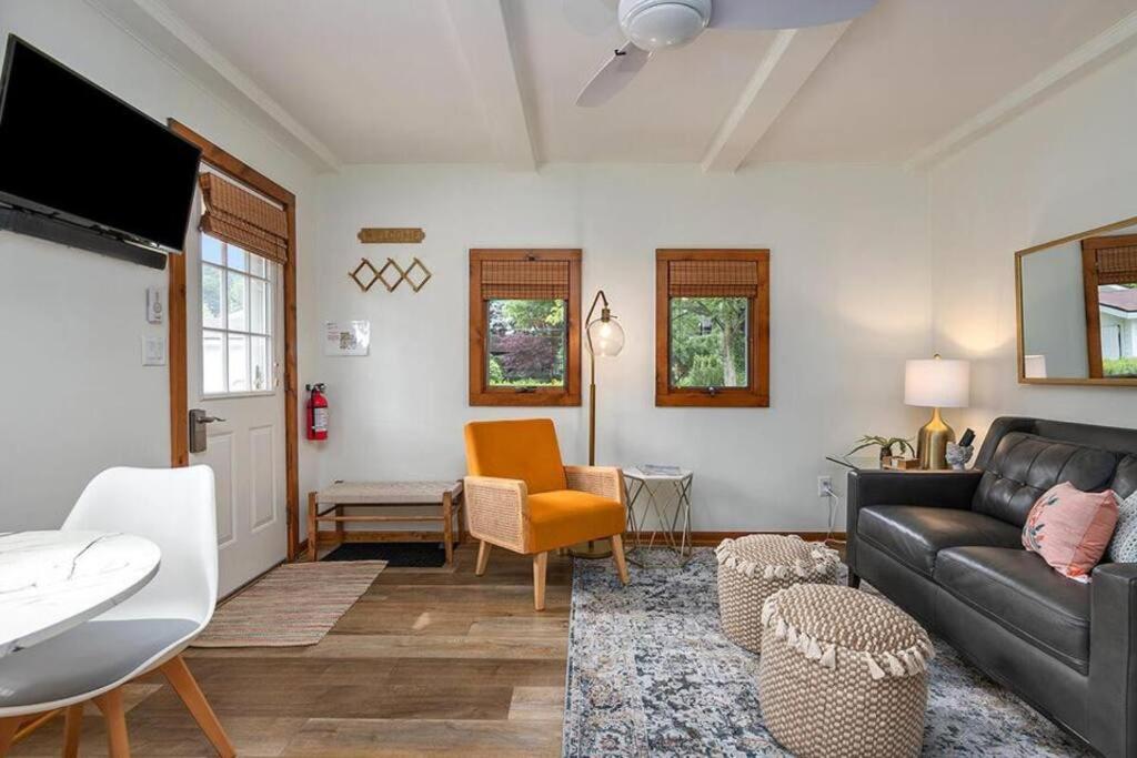 One-Bedroom House photo 1