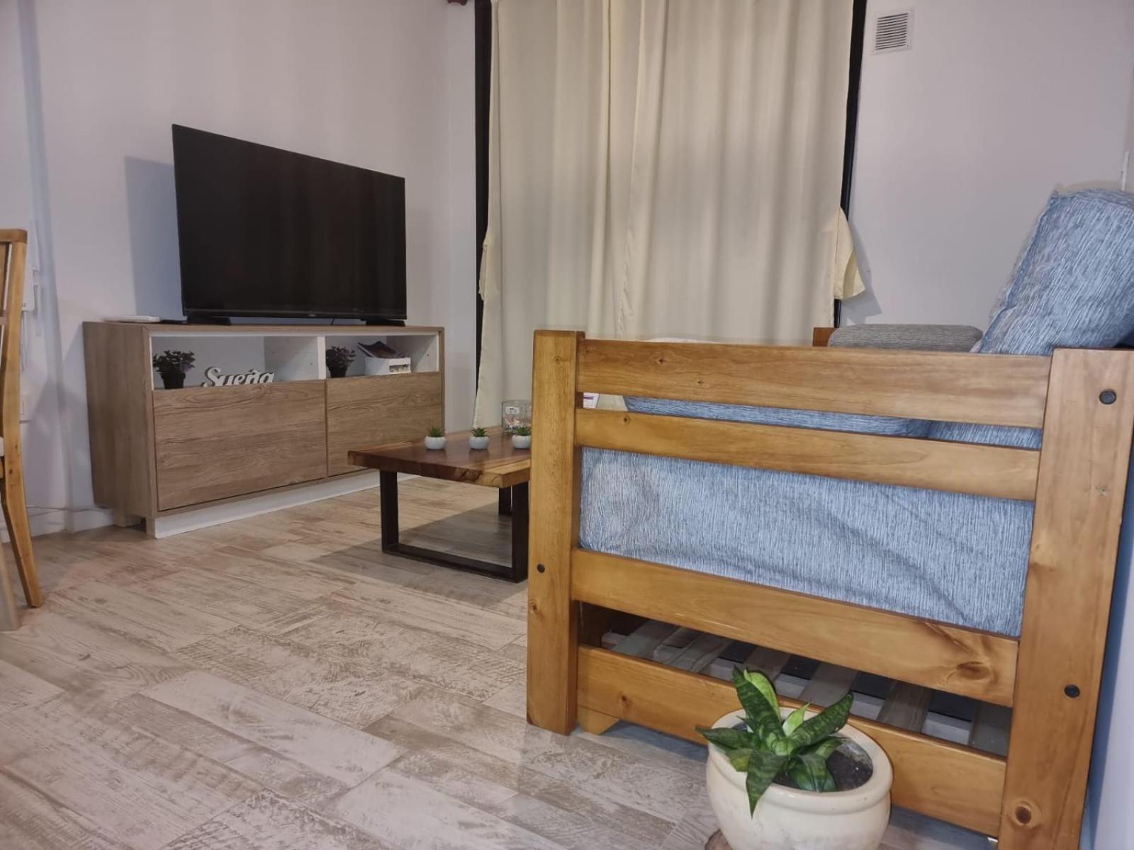 One-Bedroom Apartment photo 2