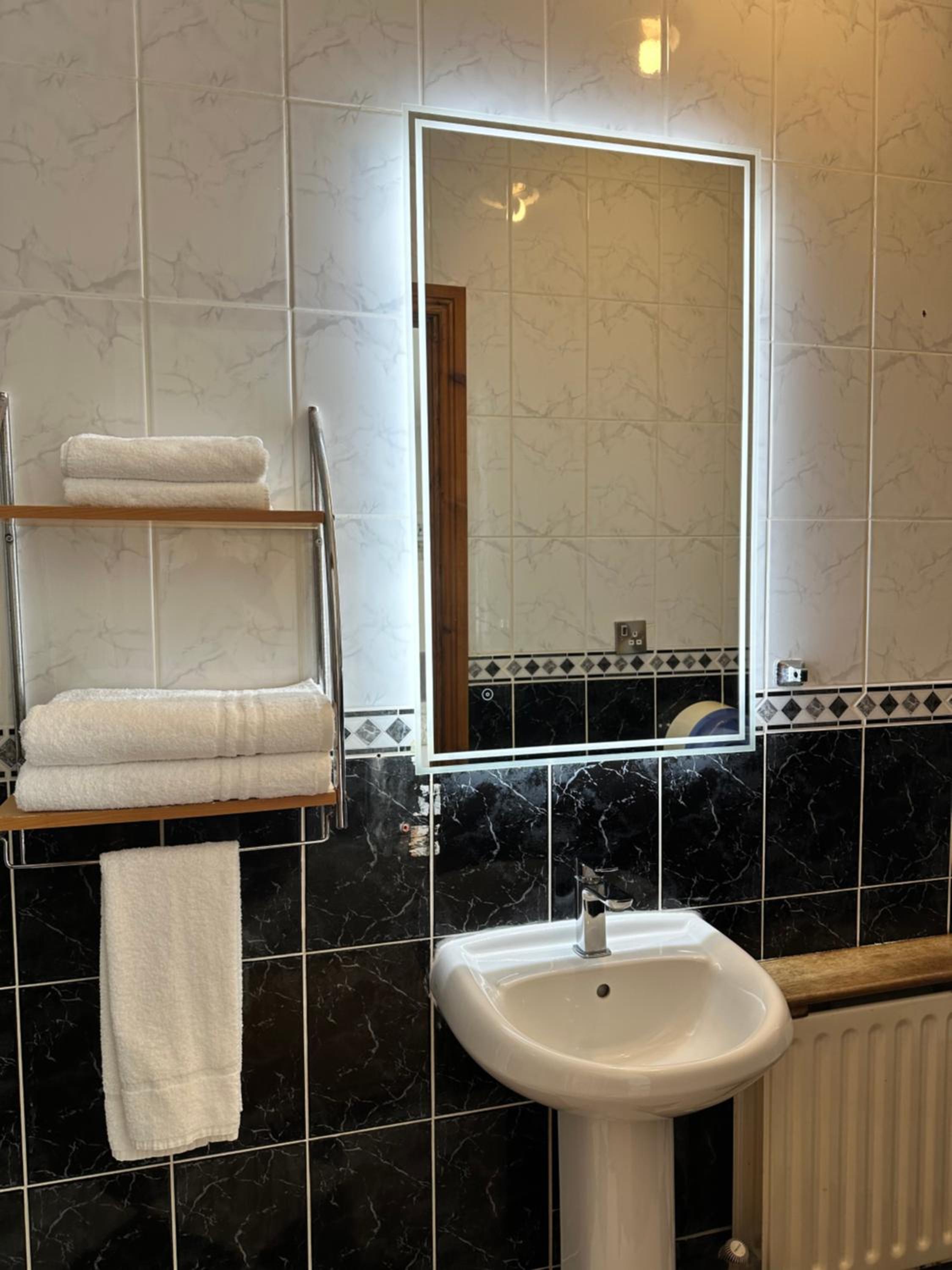 Double Room with Private Bathroom photo 3