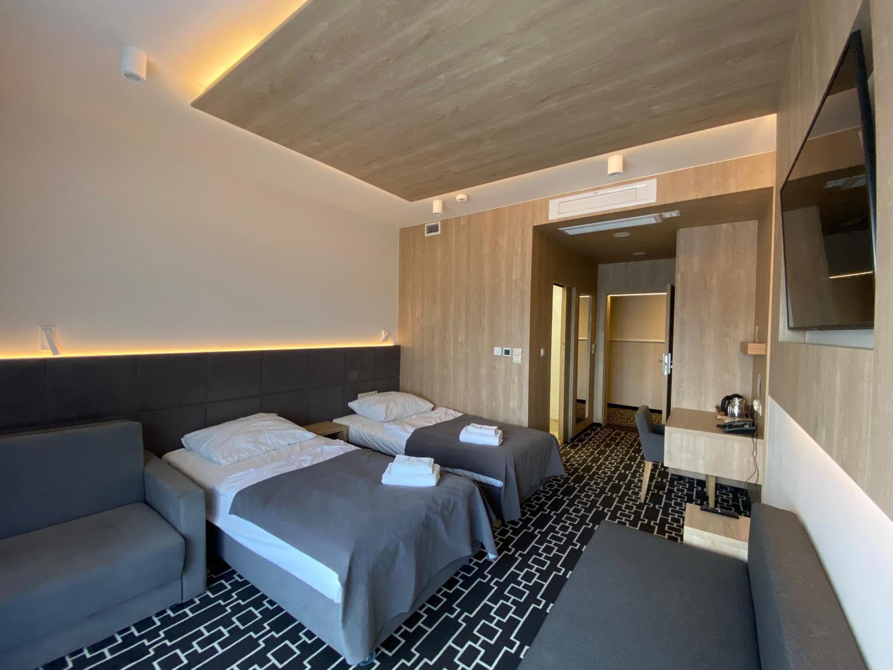 Twin Room with Balcony - Photo 1