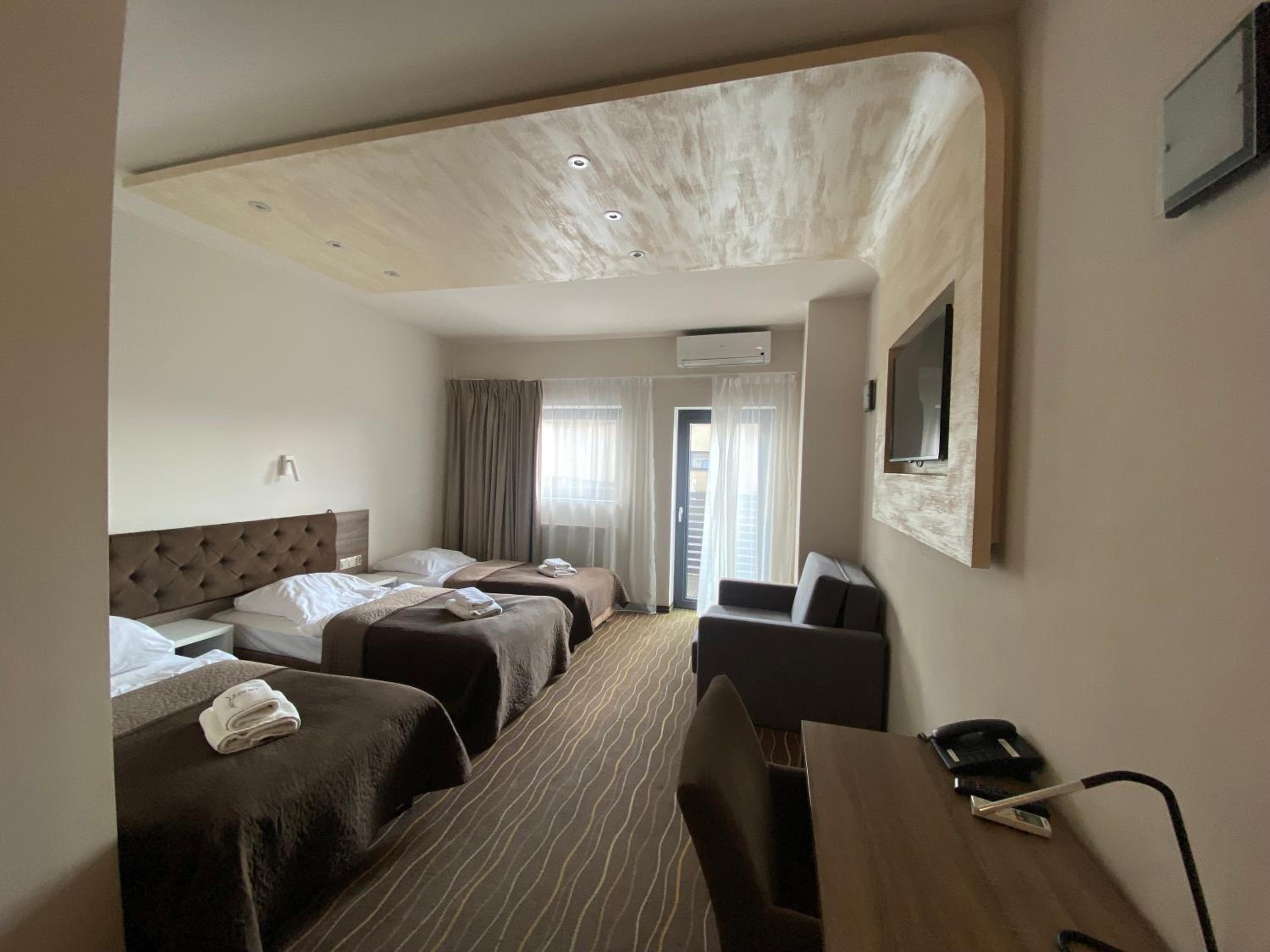 Triple Room - Photo 8